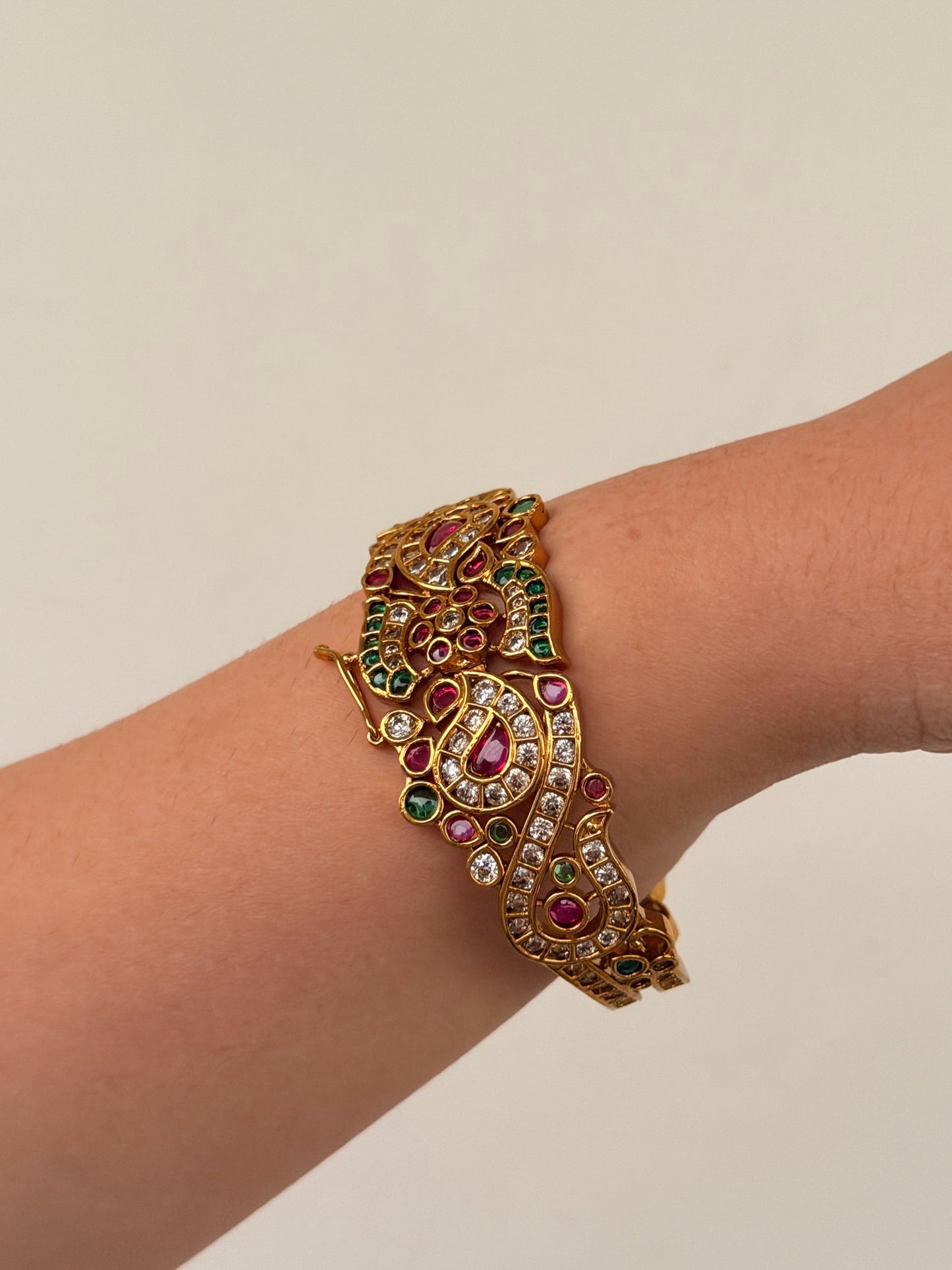 Openable Kemp Stone Kada with CZ Detailing