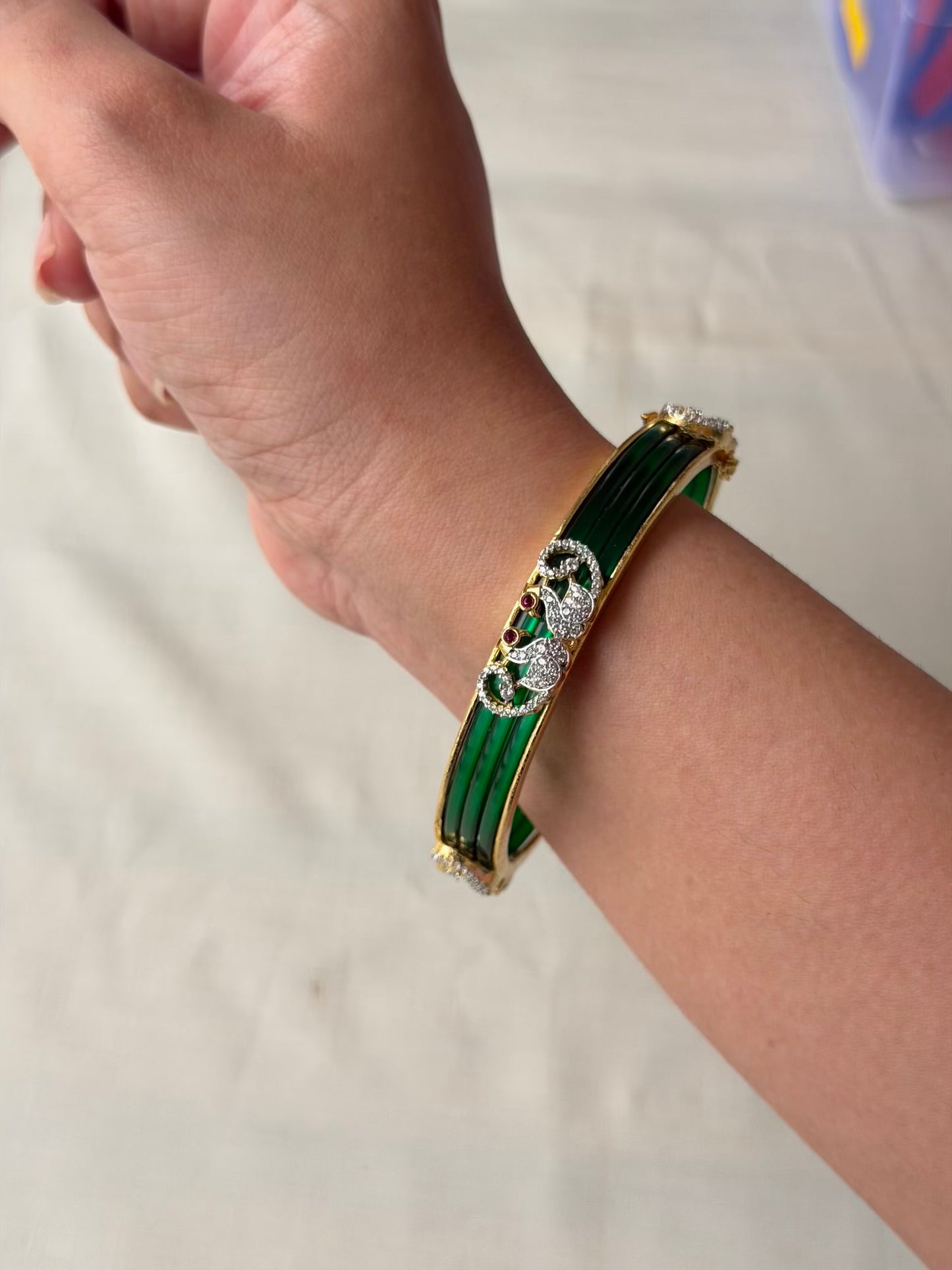 Color changeable bangle set
