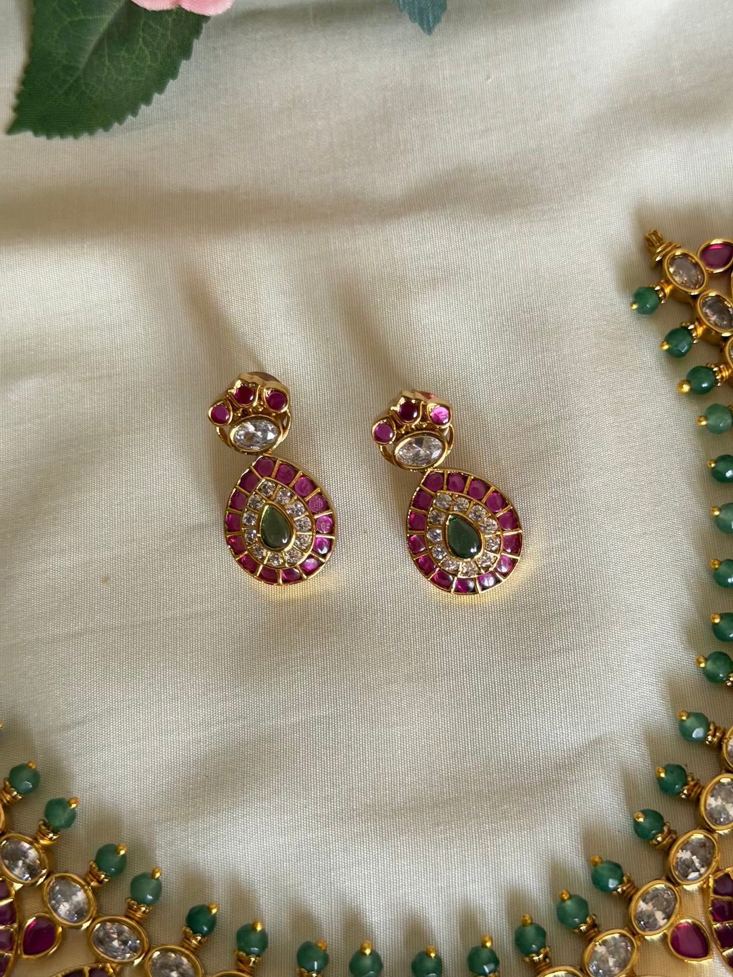 Grand Kemp stone drop necklace set