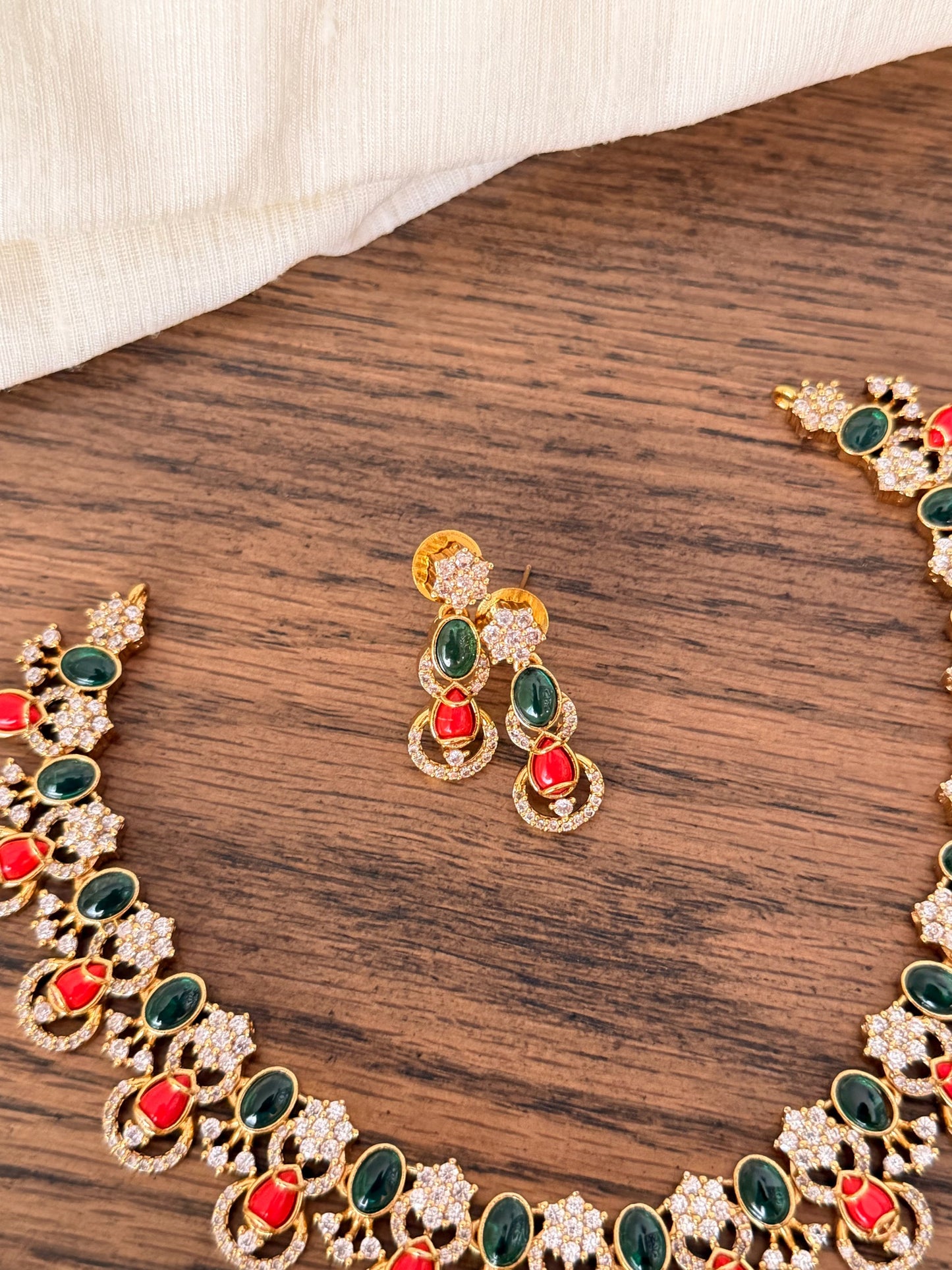 Premium Coral Motif Necklace Set in Brass – Red & Green