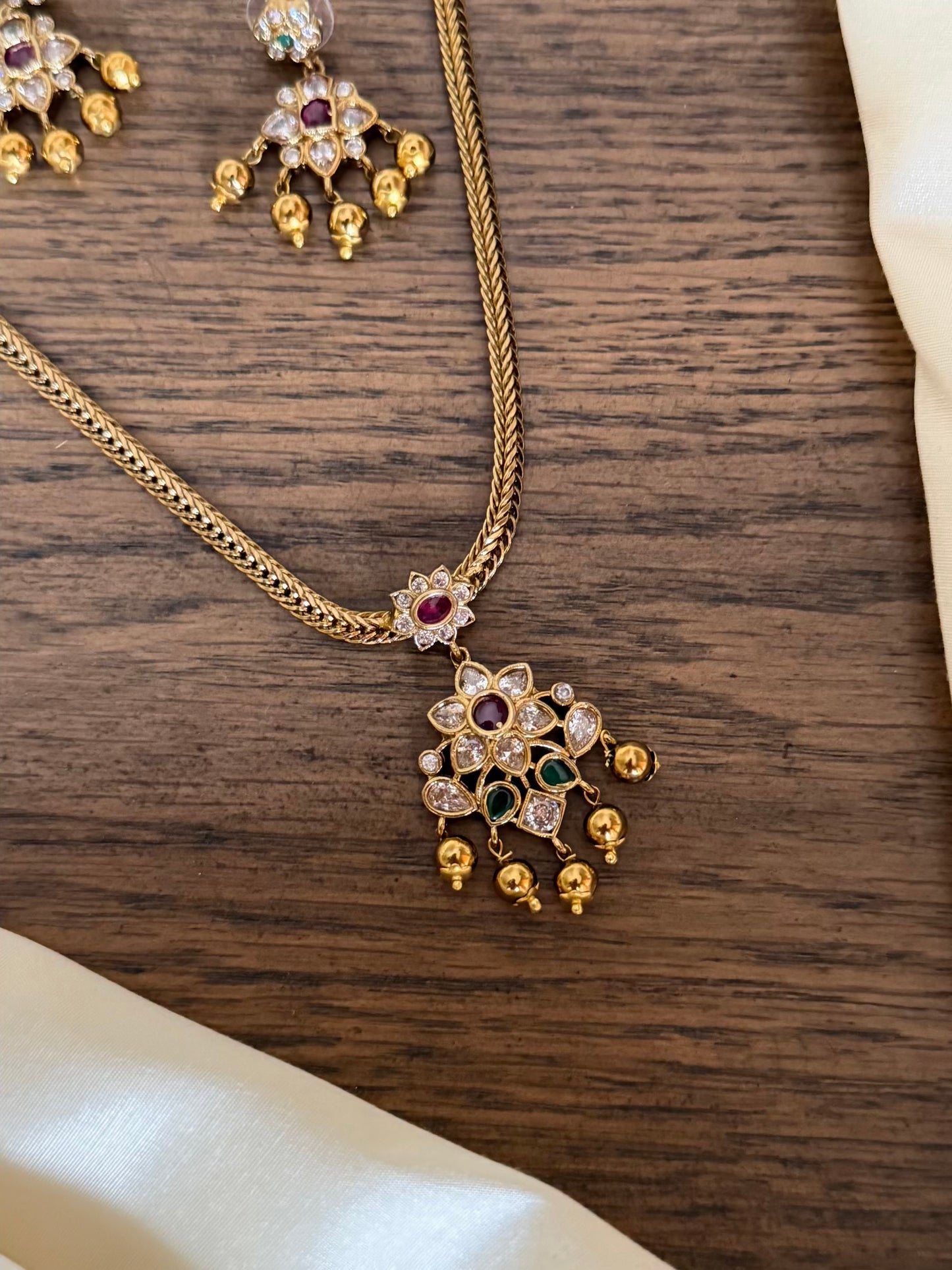 Minimal Attigai Necklace Set