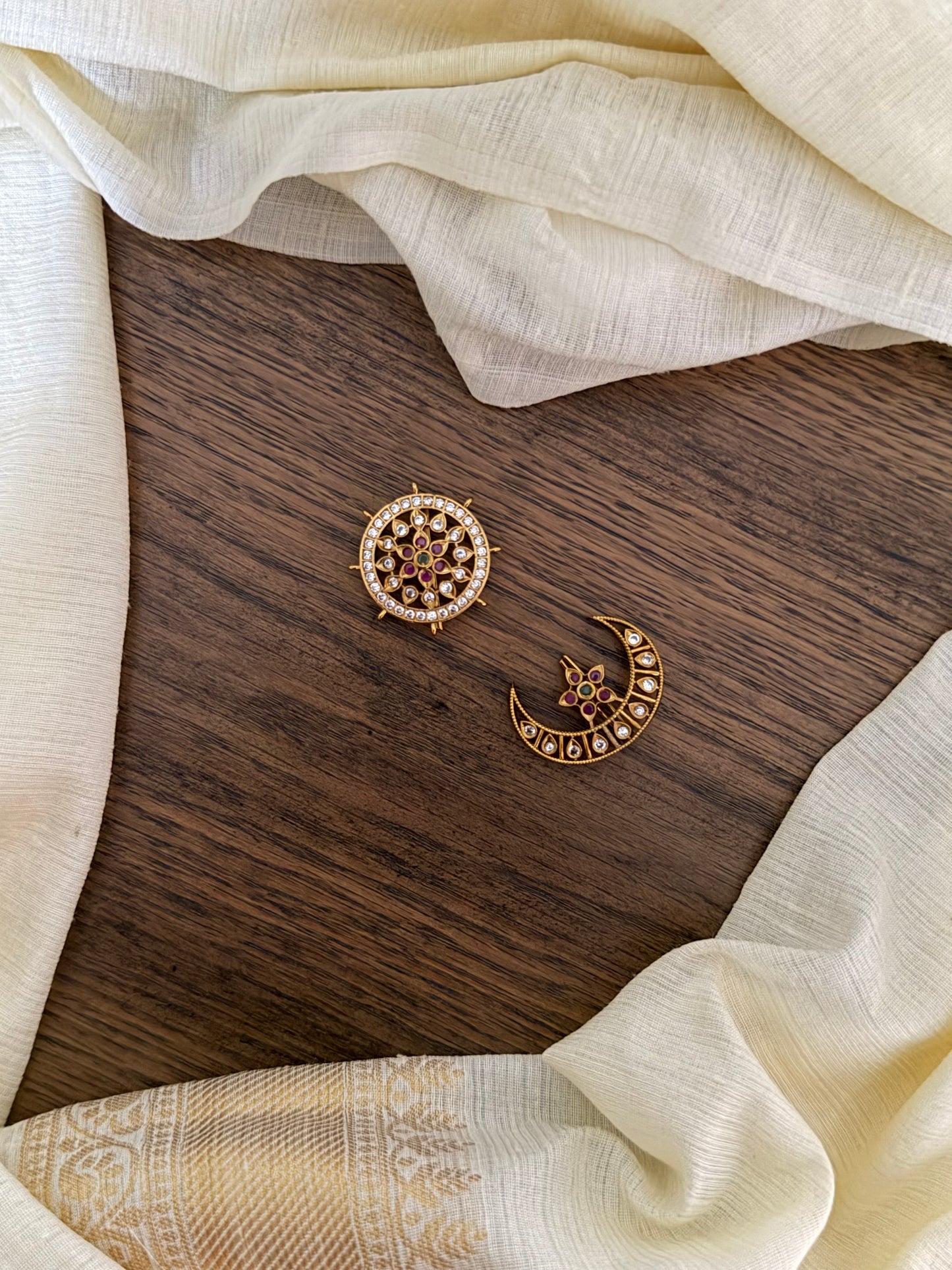 Kemp stone surya chandra hair accessory