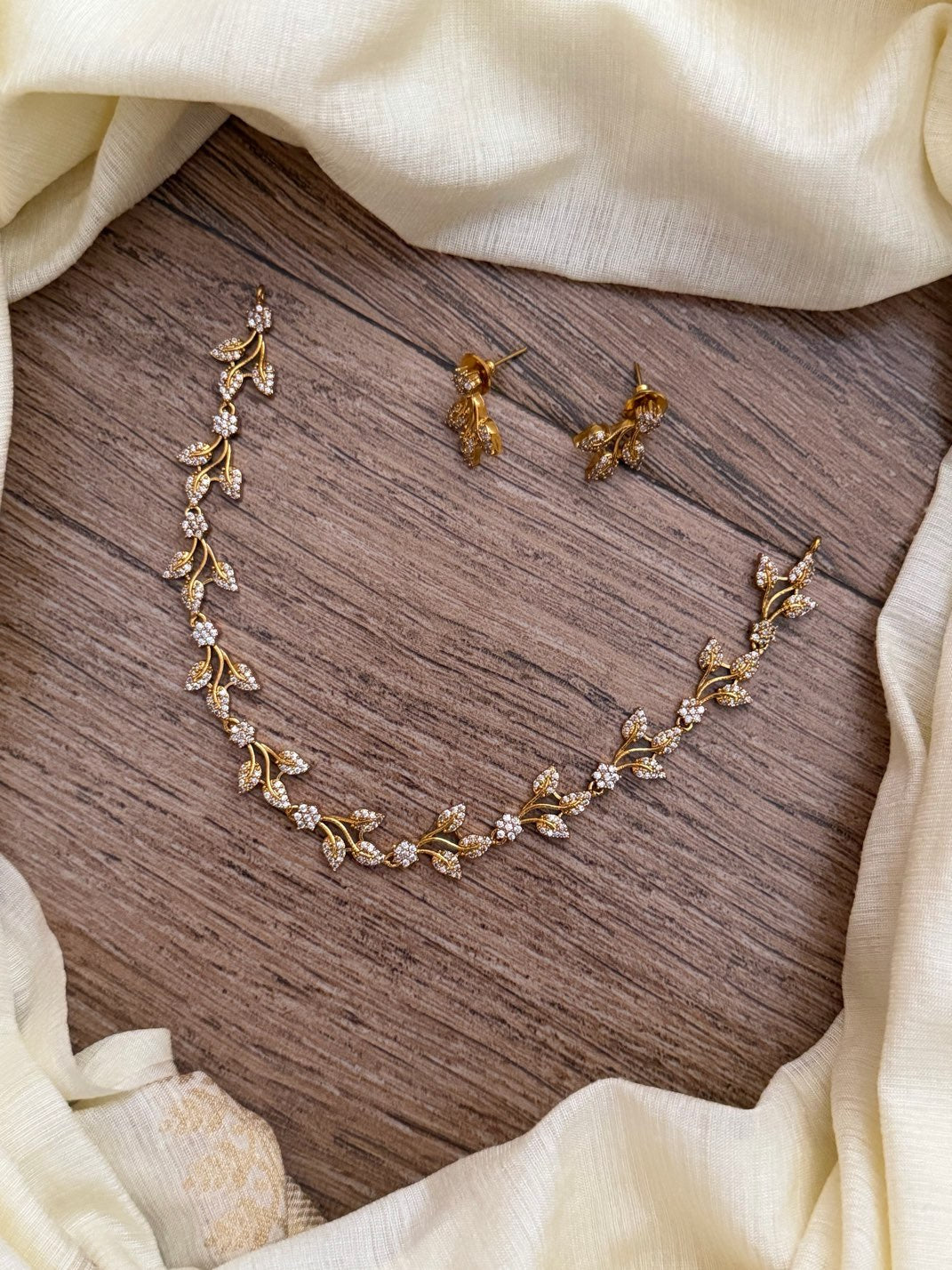 Sparkling AD Stone Floral Vine Choker Necklace Set