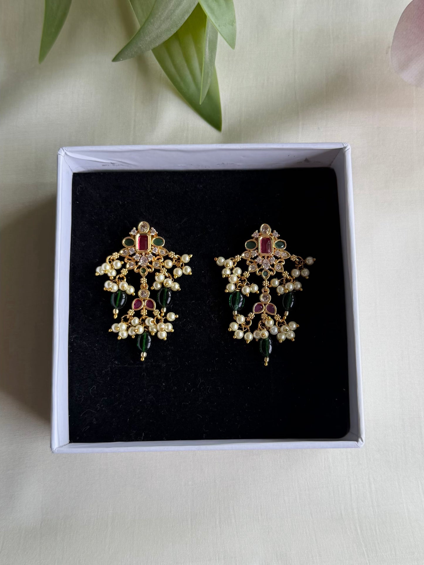 Kemp Stone Pearl Hanging Earrings