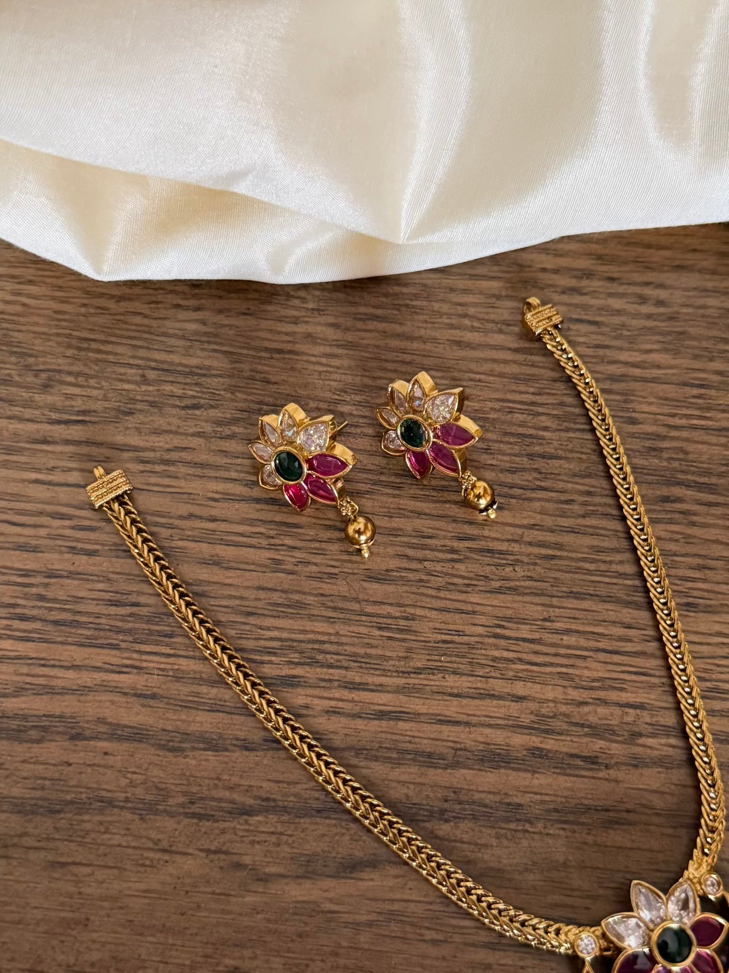Floral Chaand attigai necklace set