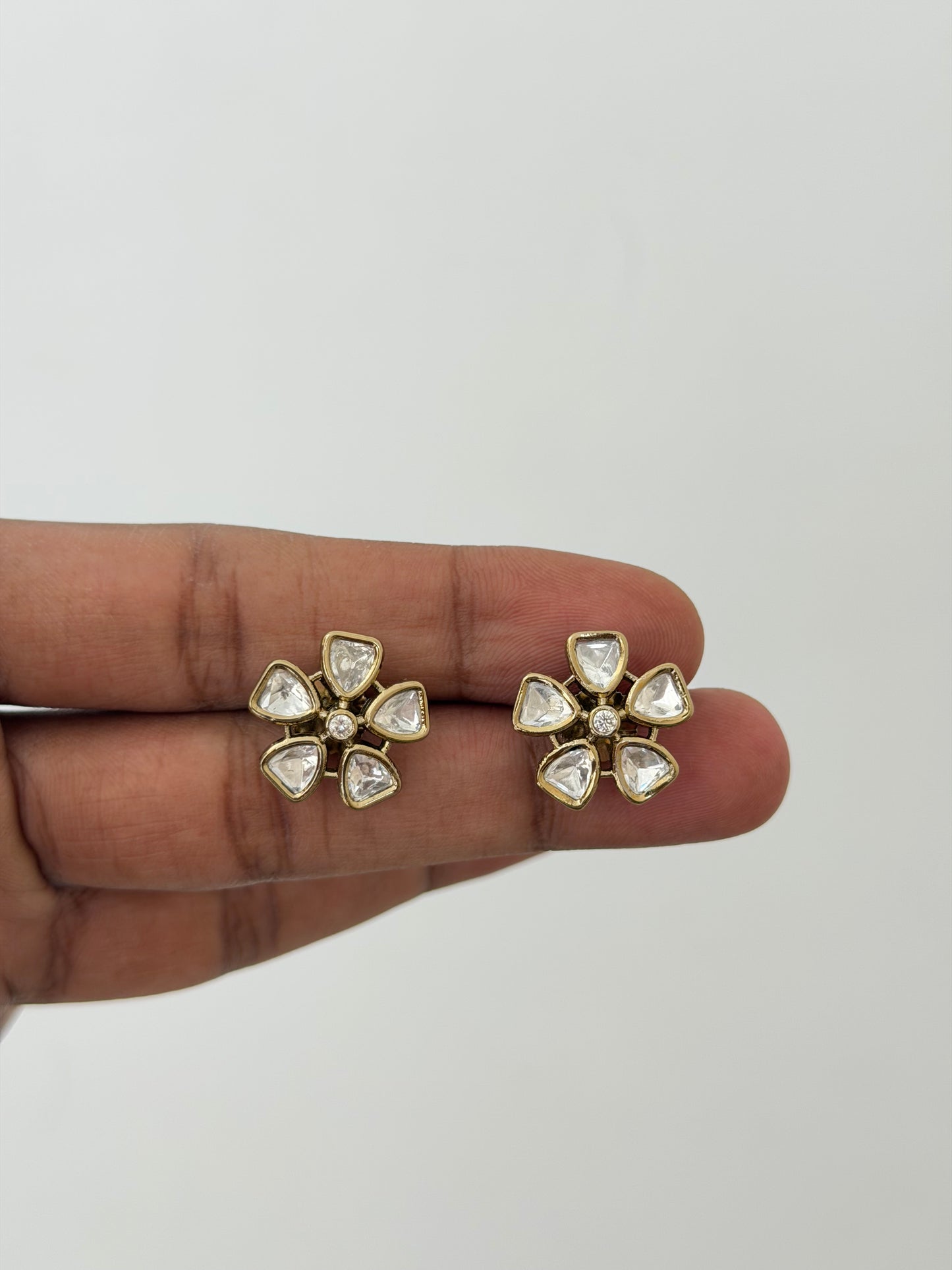 Kundan Stud Earrings — Flower Design