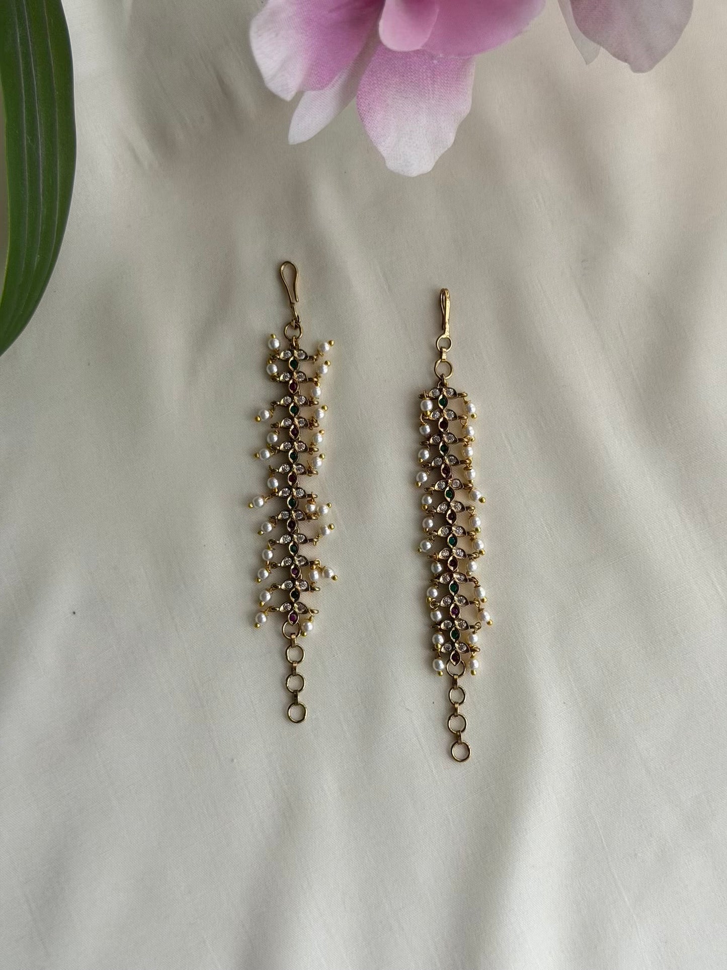 Shimmering Crescent Pearl Mattal