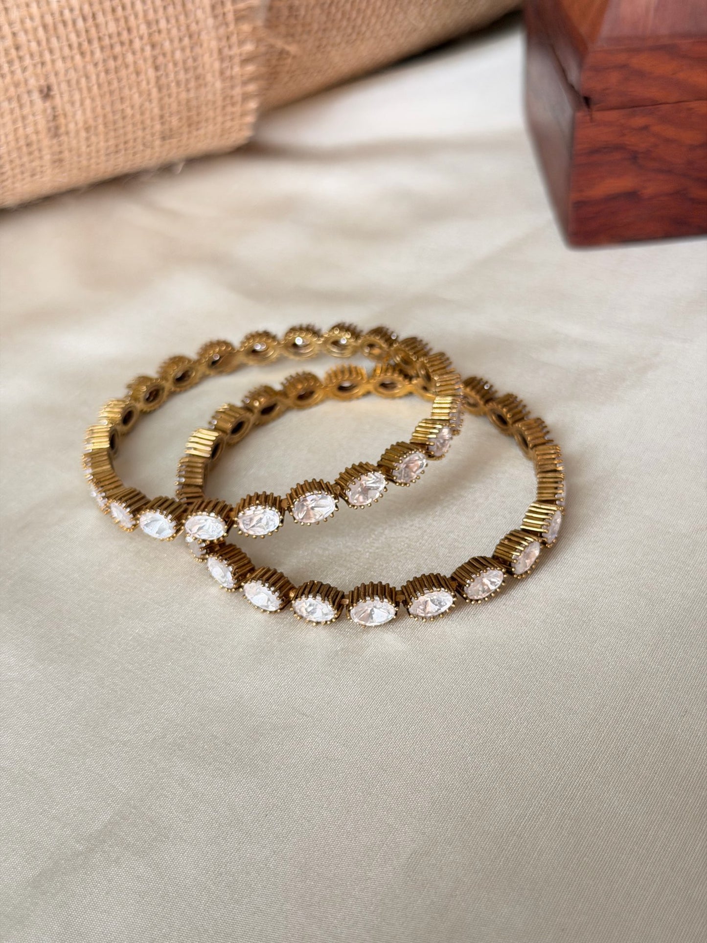 Sleek Kundan Design Bangles
