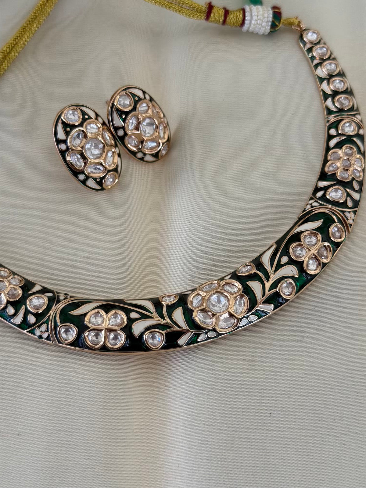 Kundan Meenakari Collar Necklace Set with Stud Earrings