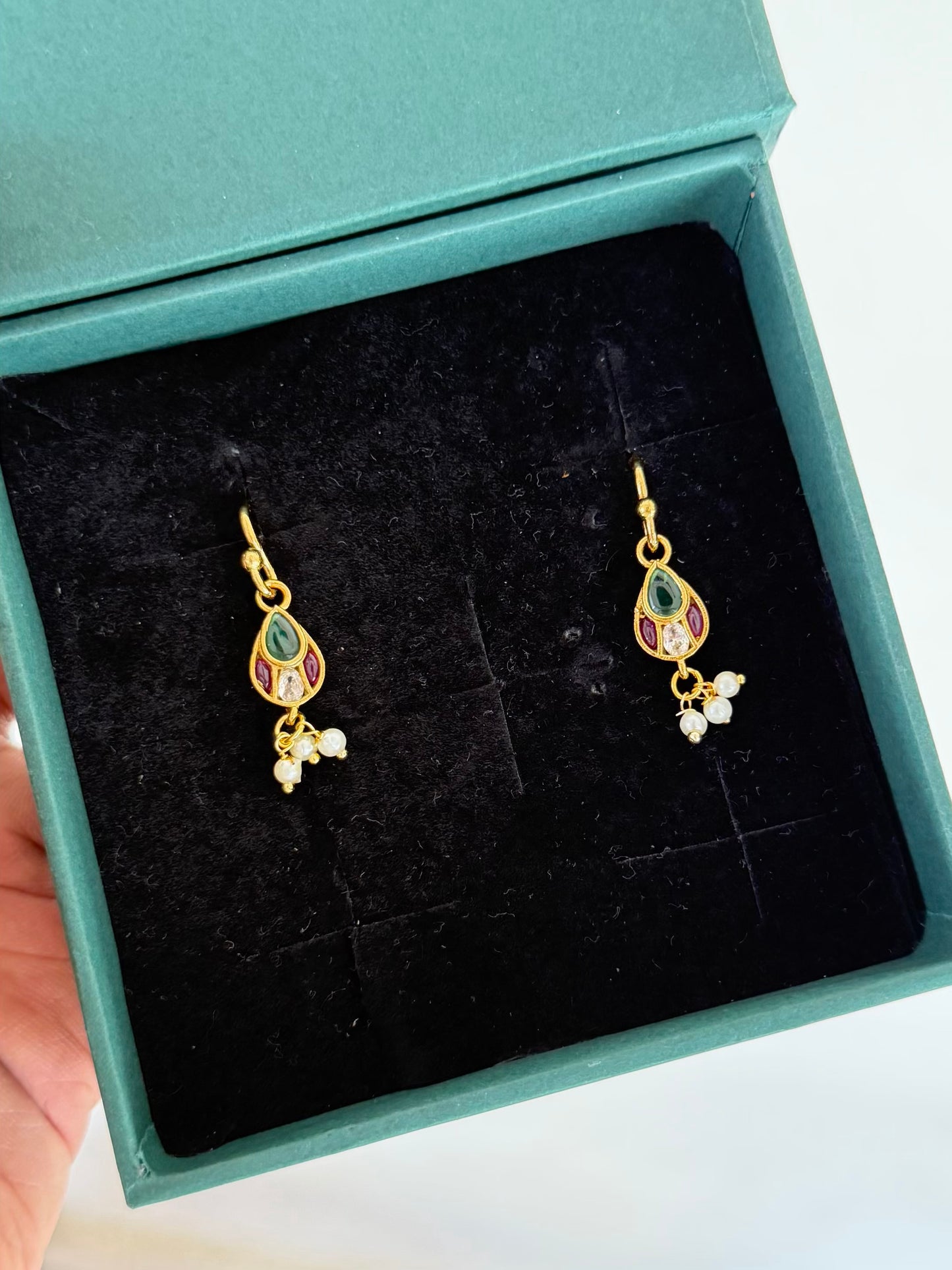 Simple Kemp Bugadi Earrings