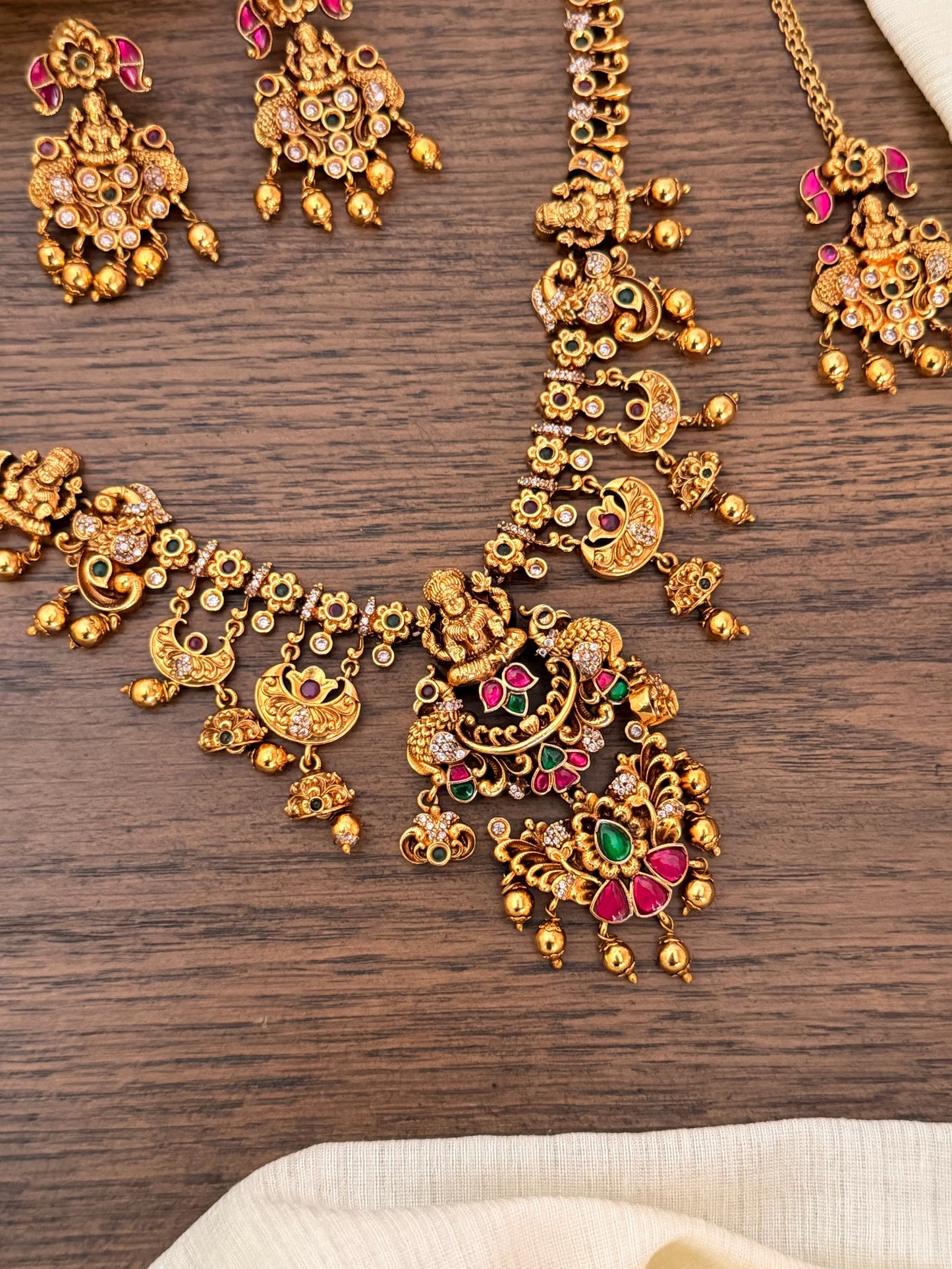 Royal Lakshmi Temple Jewelry Set | Handcrafted Antique Gold Necklace, Jhumkas, and Maang Tikka with Jadau Kundan