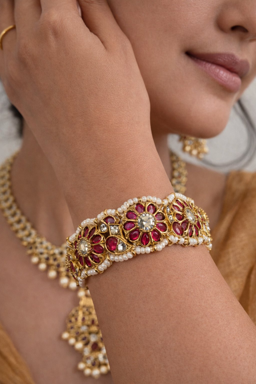 Floral Kundan Openable Kada with Pearl Detailing