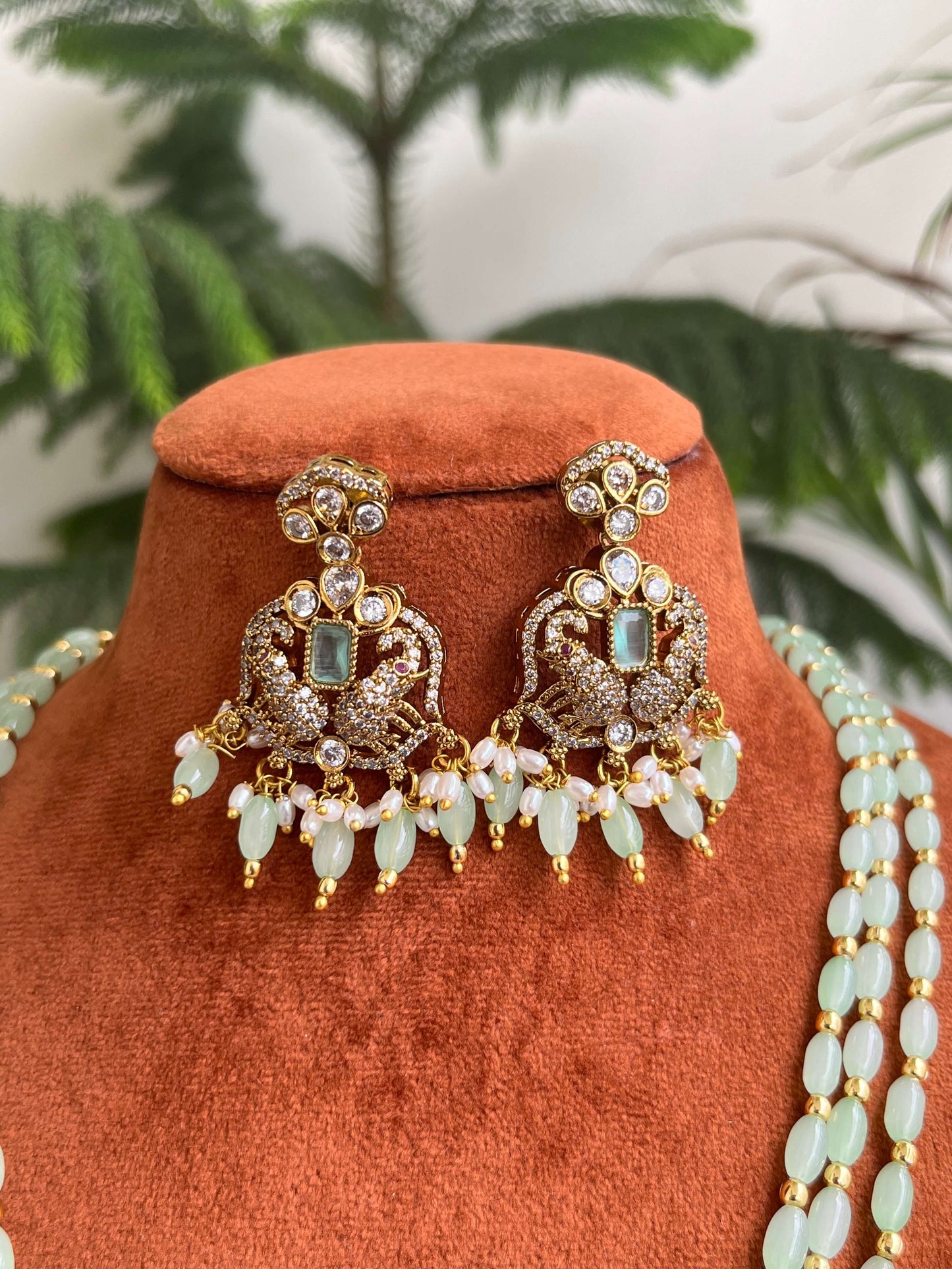 Monalisa Beads Haram with Victorian Pendant & Matching Earrings