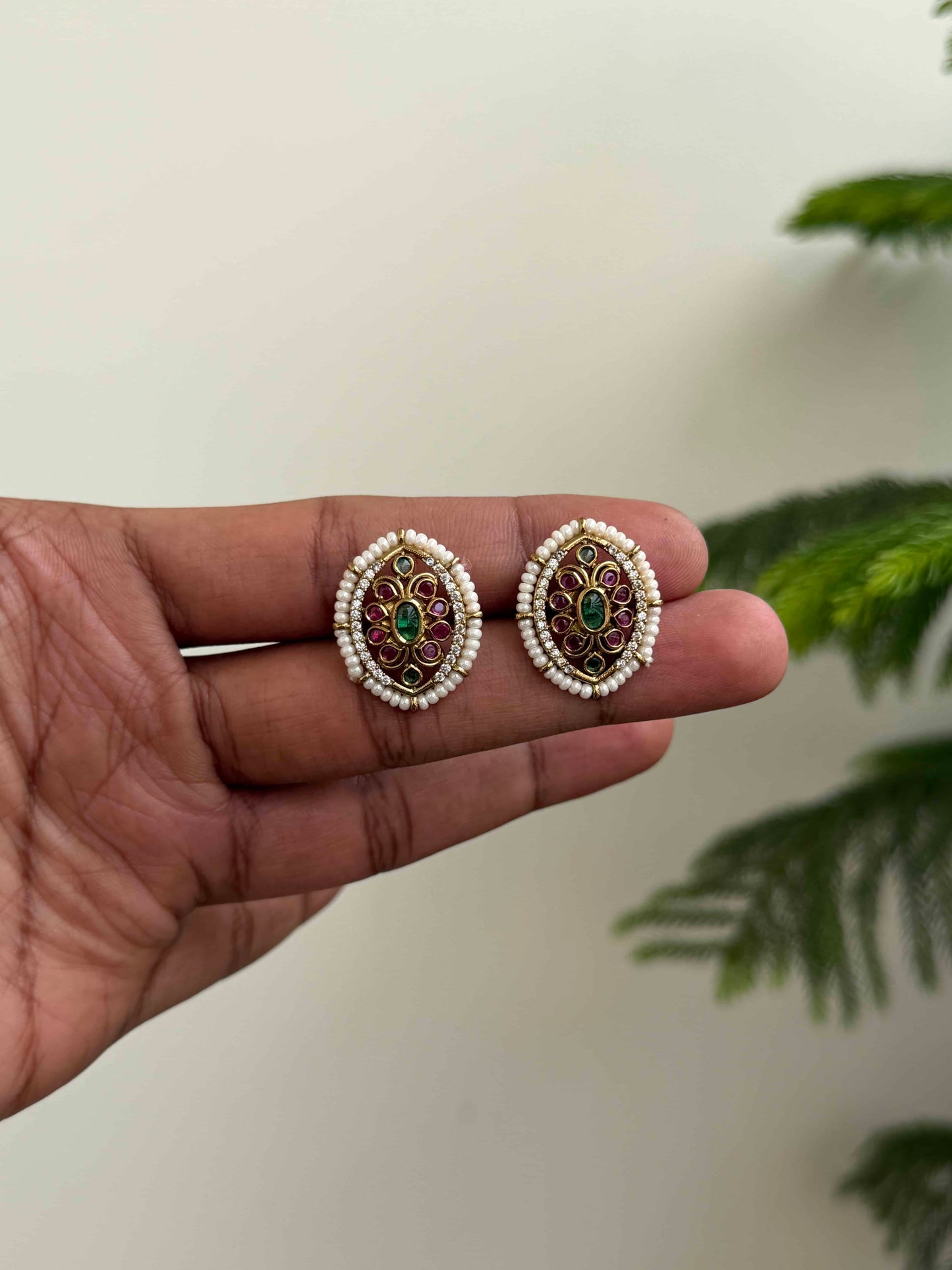Elegant Oval Kemp Studs