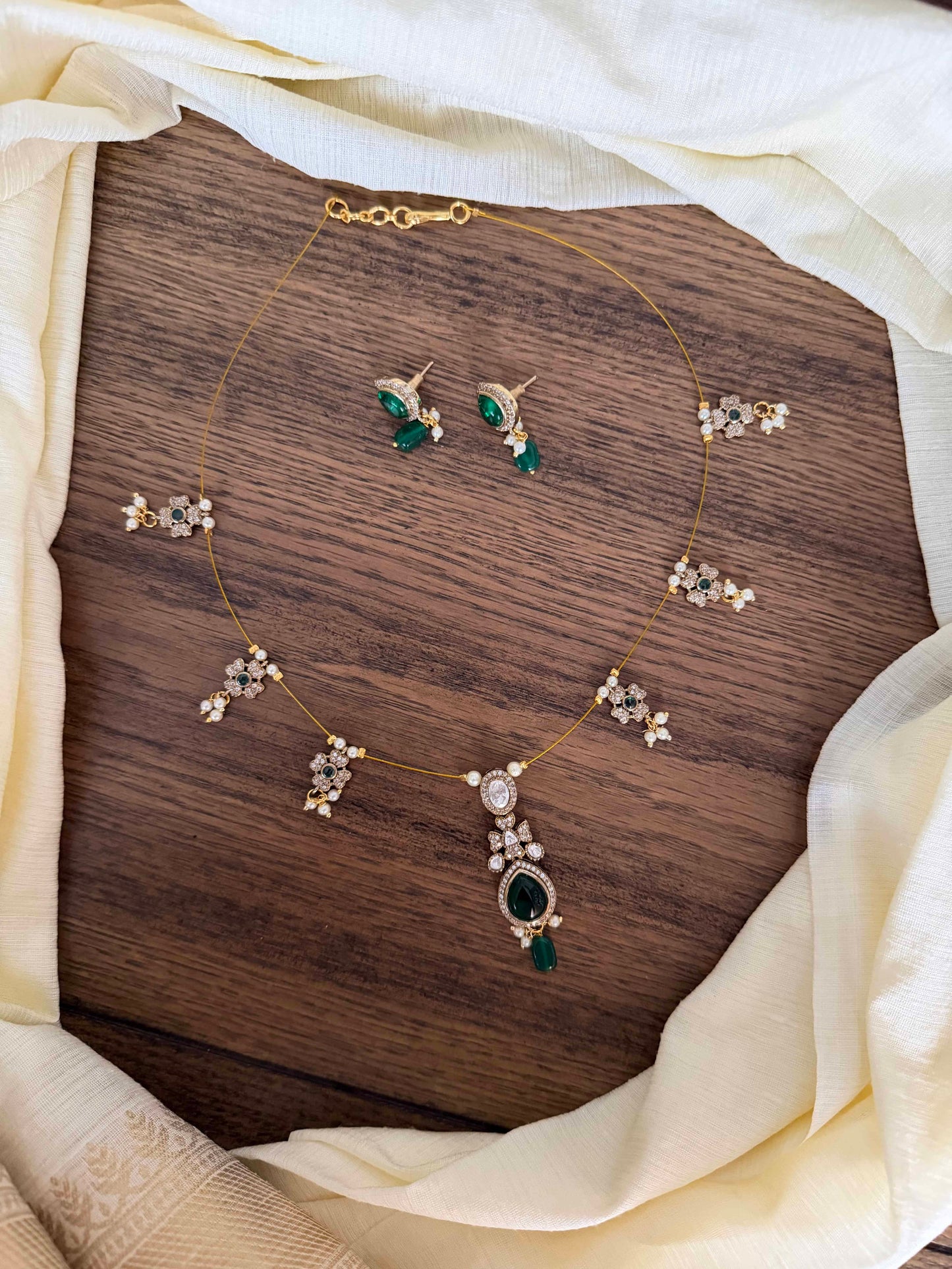 Foil back Kundan Invisible Chain