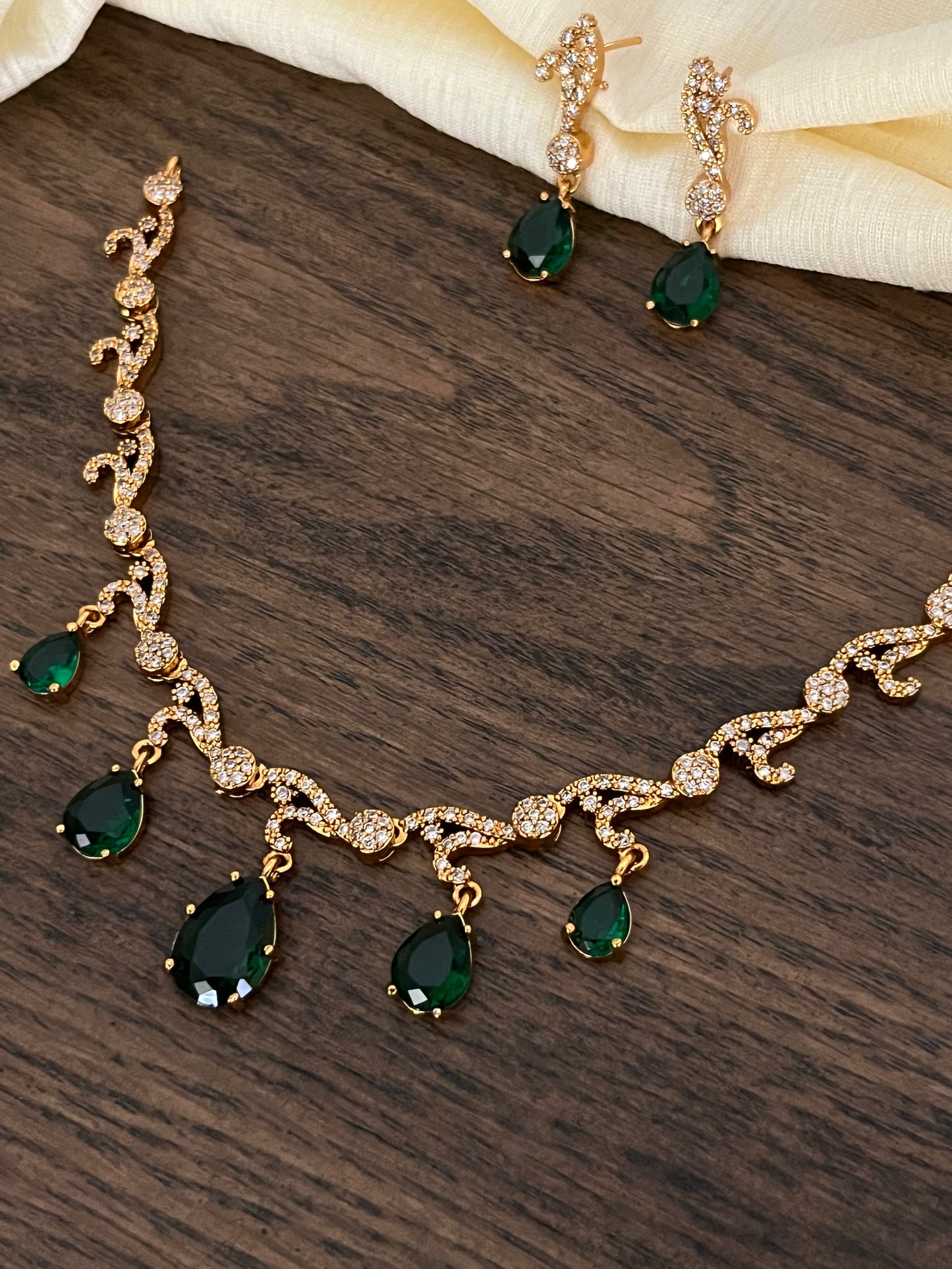 Sleek AD Drop Necklace – Emerald Green / Pastel Pink – Budget Party Set 9