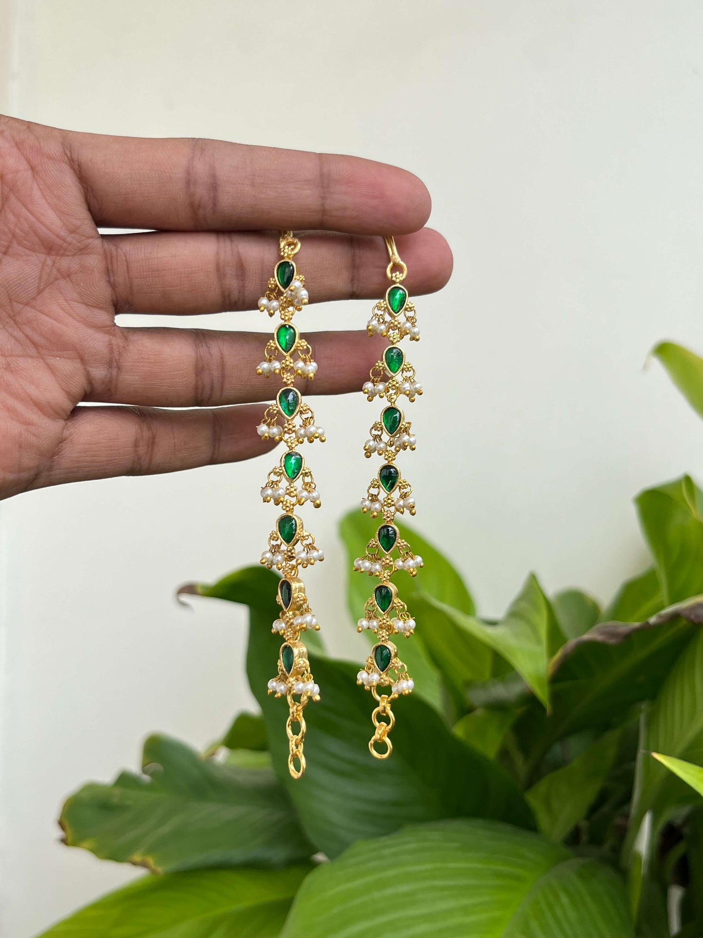 Jadau Kundan Mattal with Gutta Pusalu Pearls – Green & Ruby