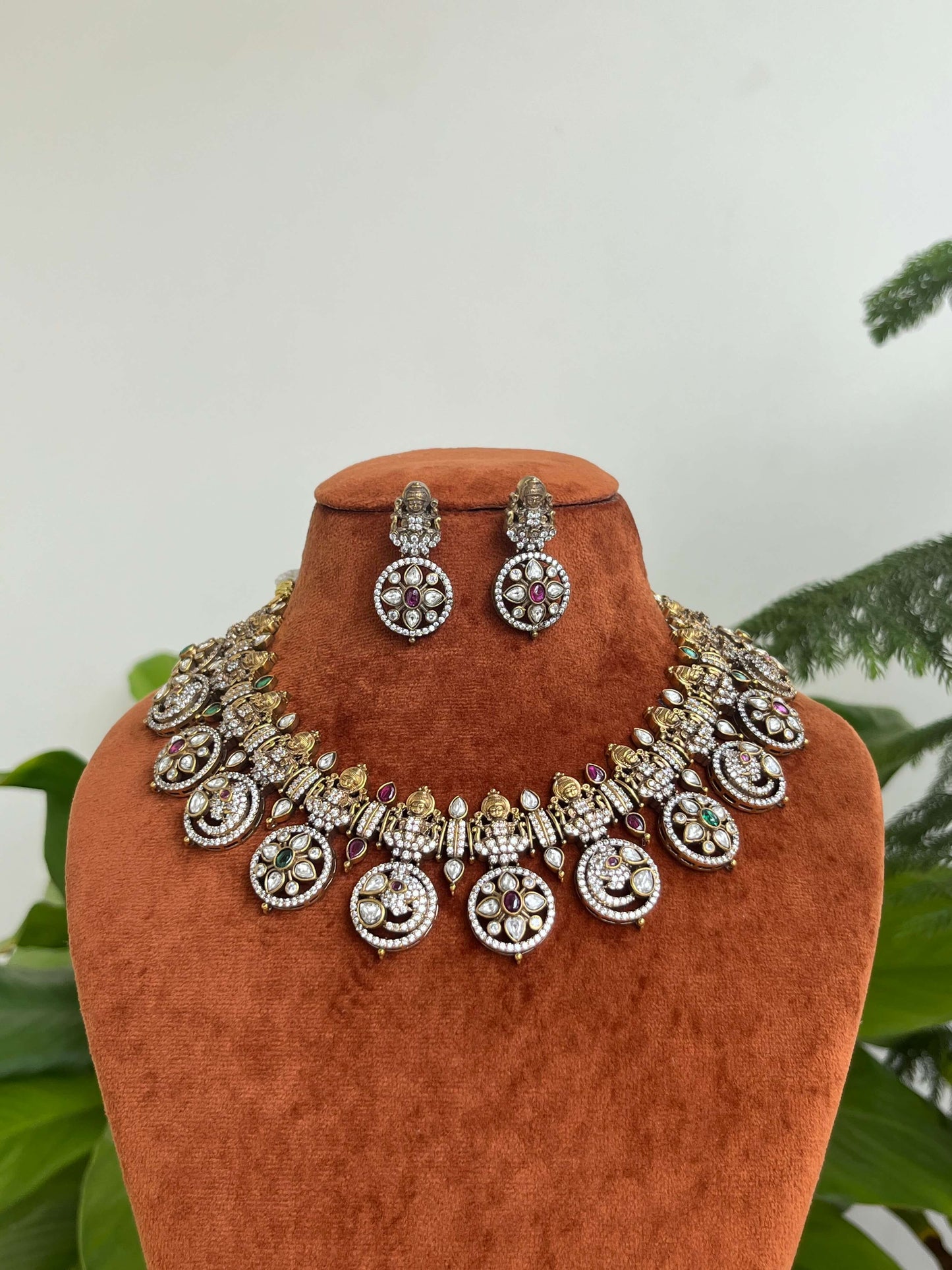 Rustic Victorian Lakshmi Devi Bottu Mala | Kundan, Emerald & Red Stone Temple Necklace