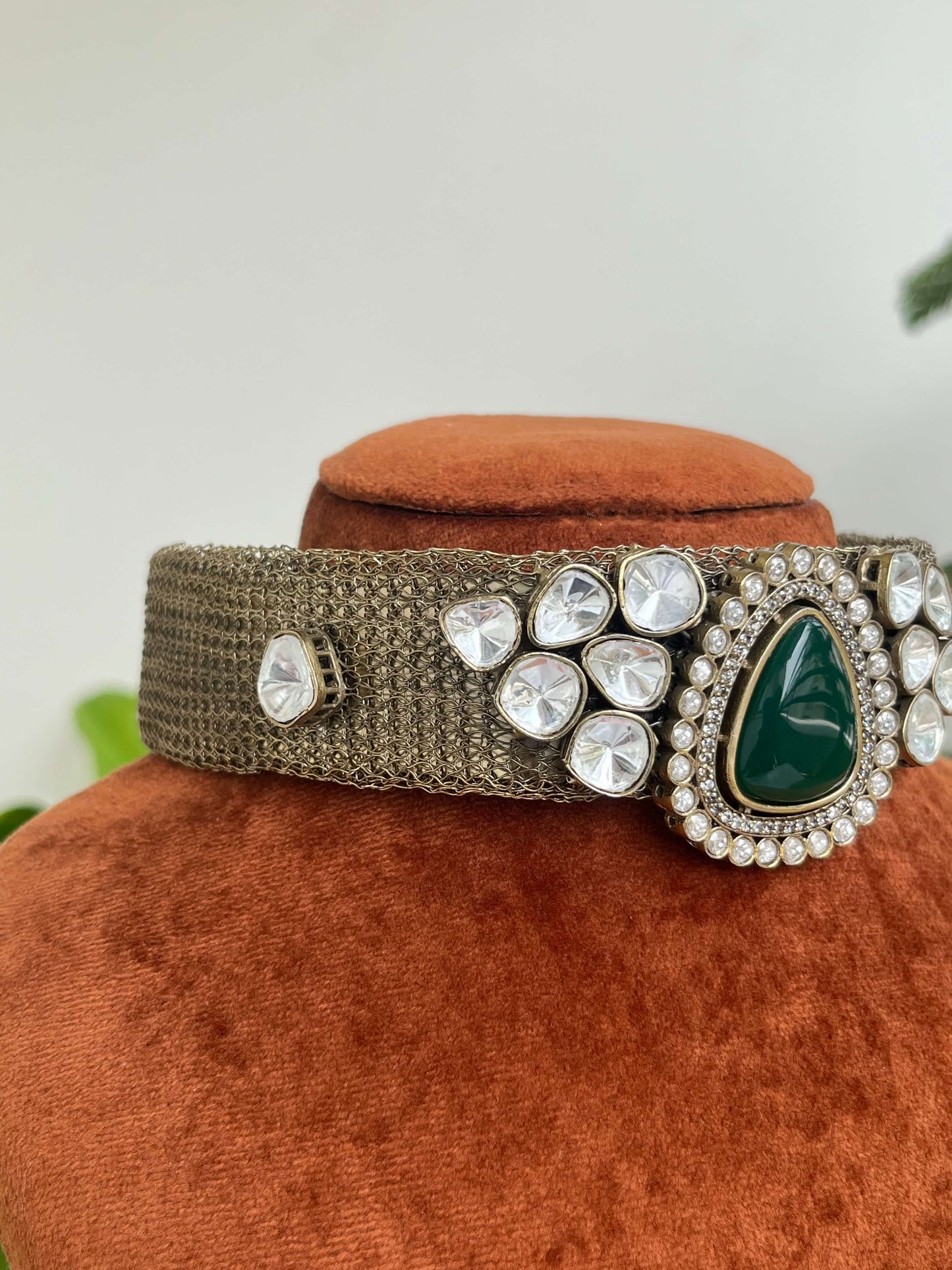 Foil-Back Kundan Choker with Green Stone & Matching Earrings