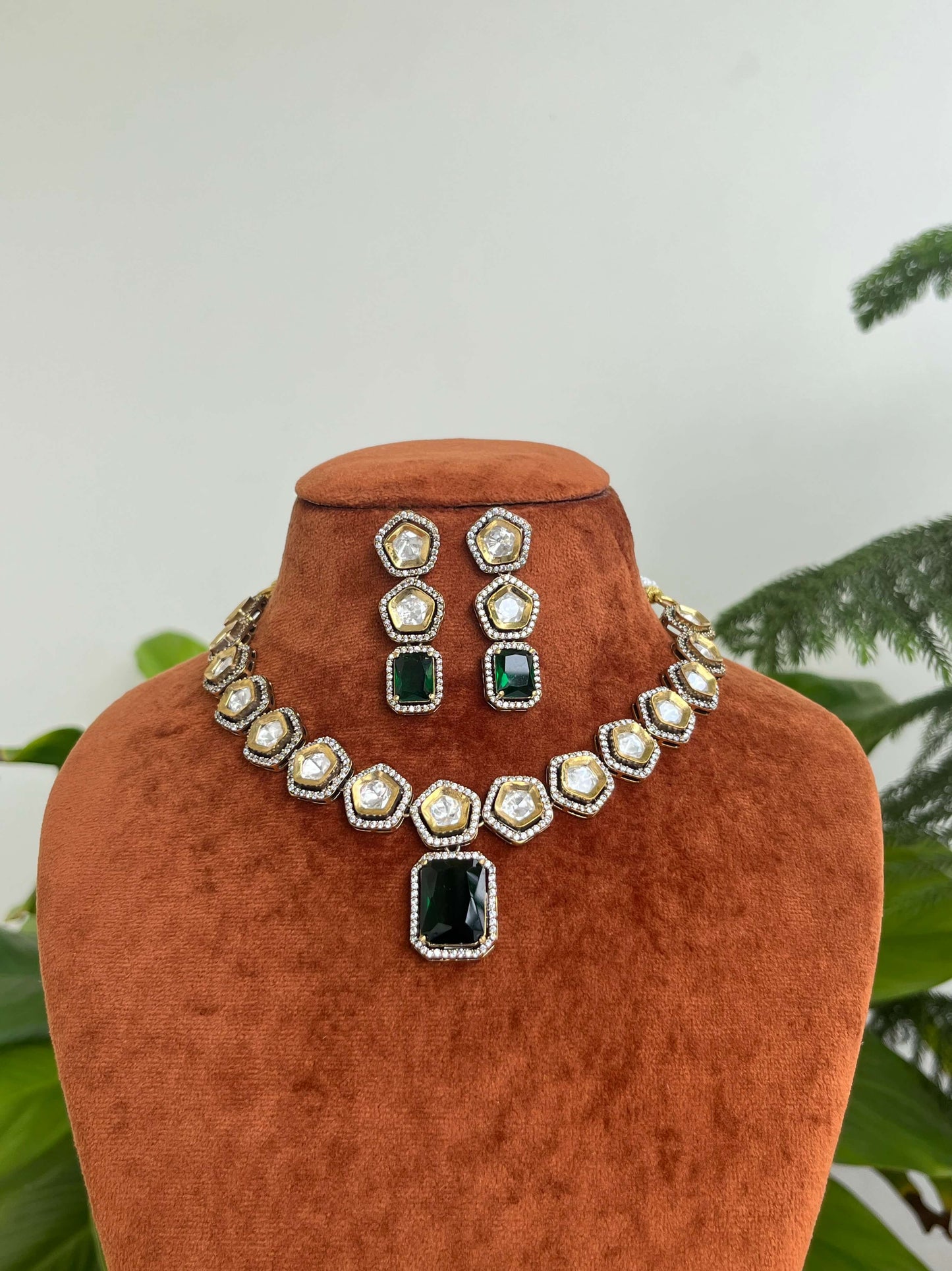 Kundan Silver Foil-Back Short Necklace with Green Stone & Matching Earrings