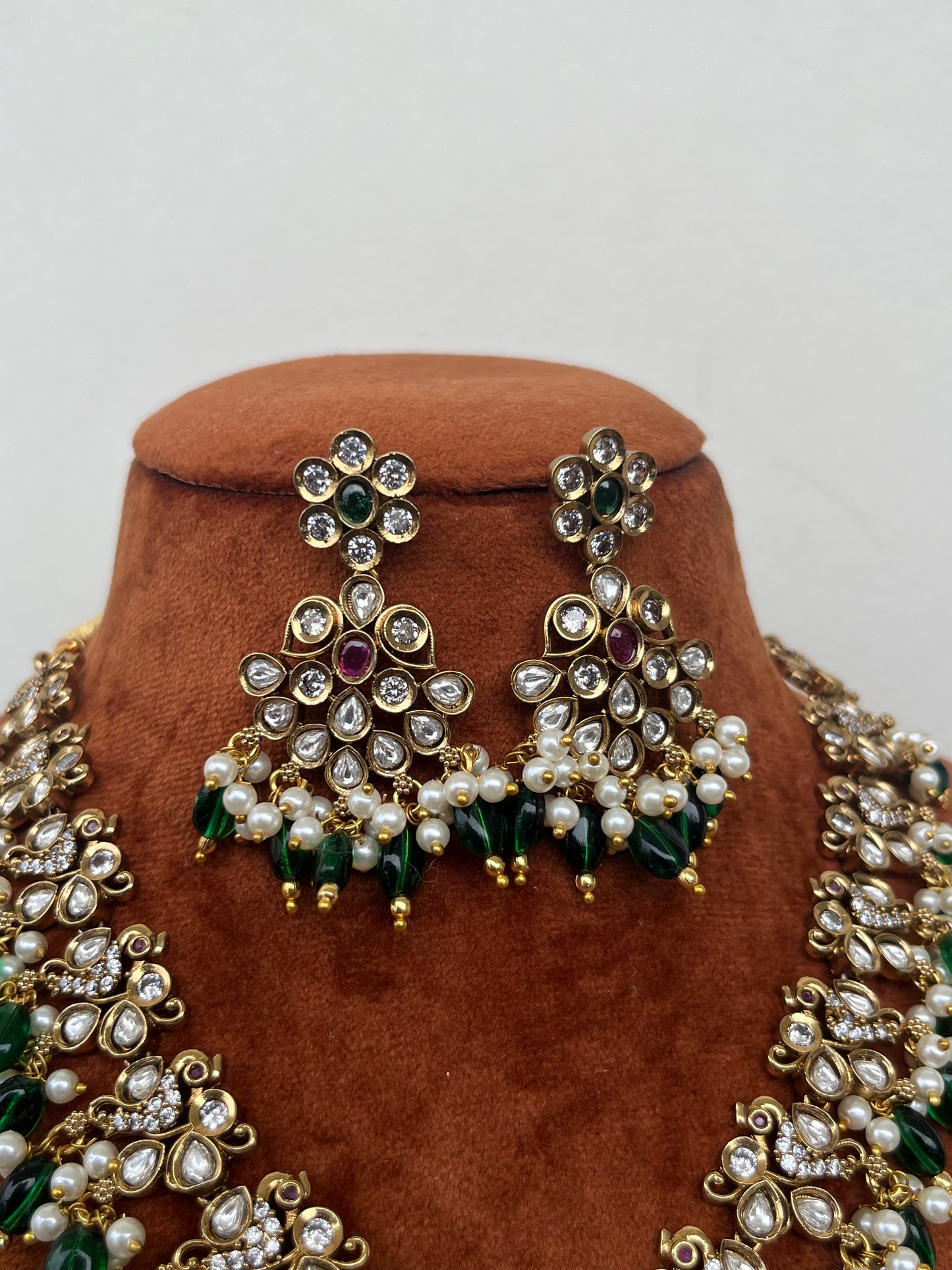 Peacock Motif Kundan Necklace Set with Green Monalisa Beads – Bridal Elegance