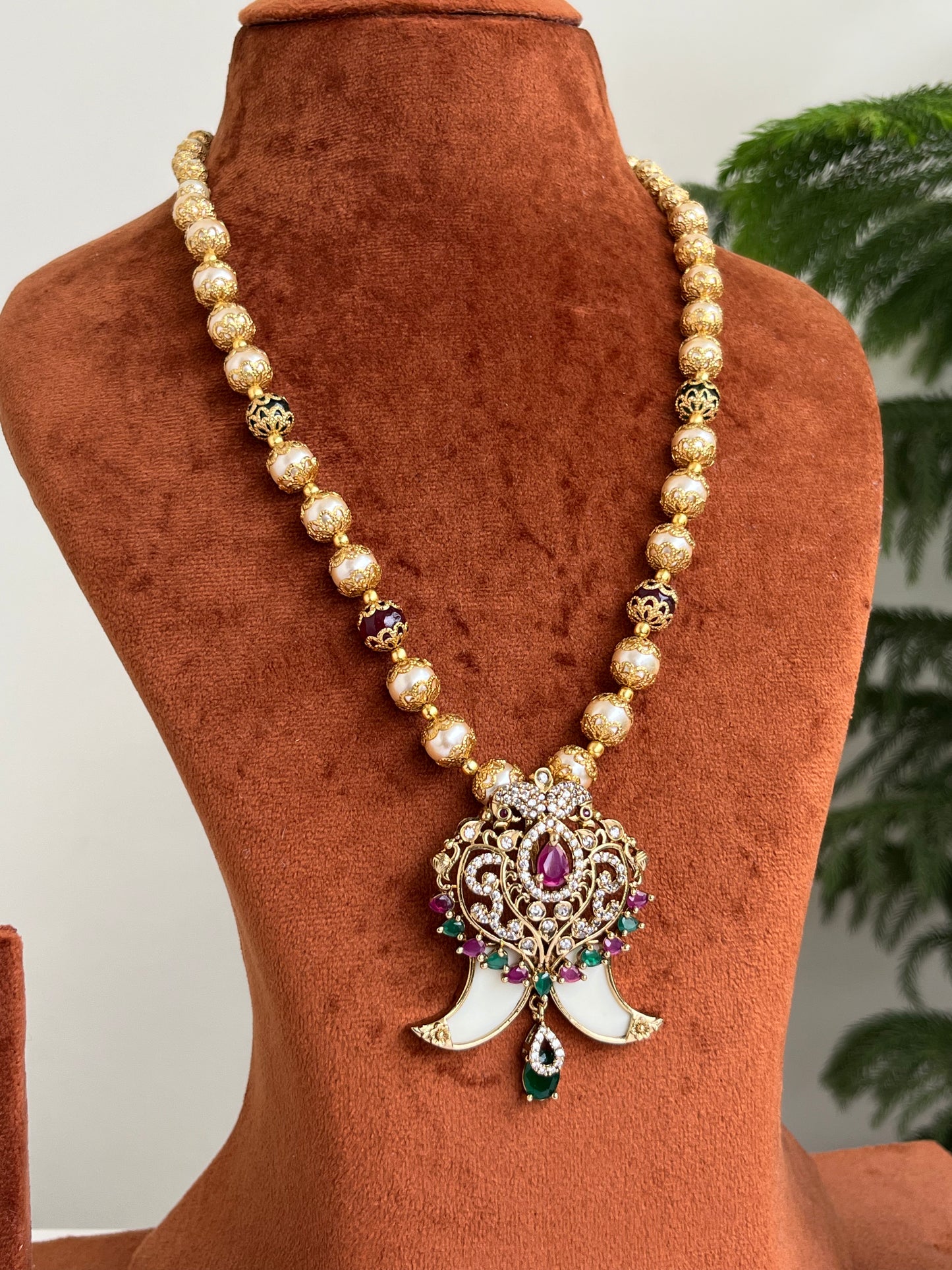 Tiger Nail Pendant with Multicolor Stones & Pearls Haram – Perfect for Sarees