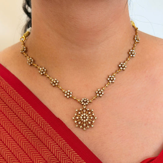 Diamond look-alike necklace set