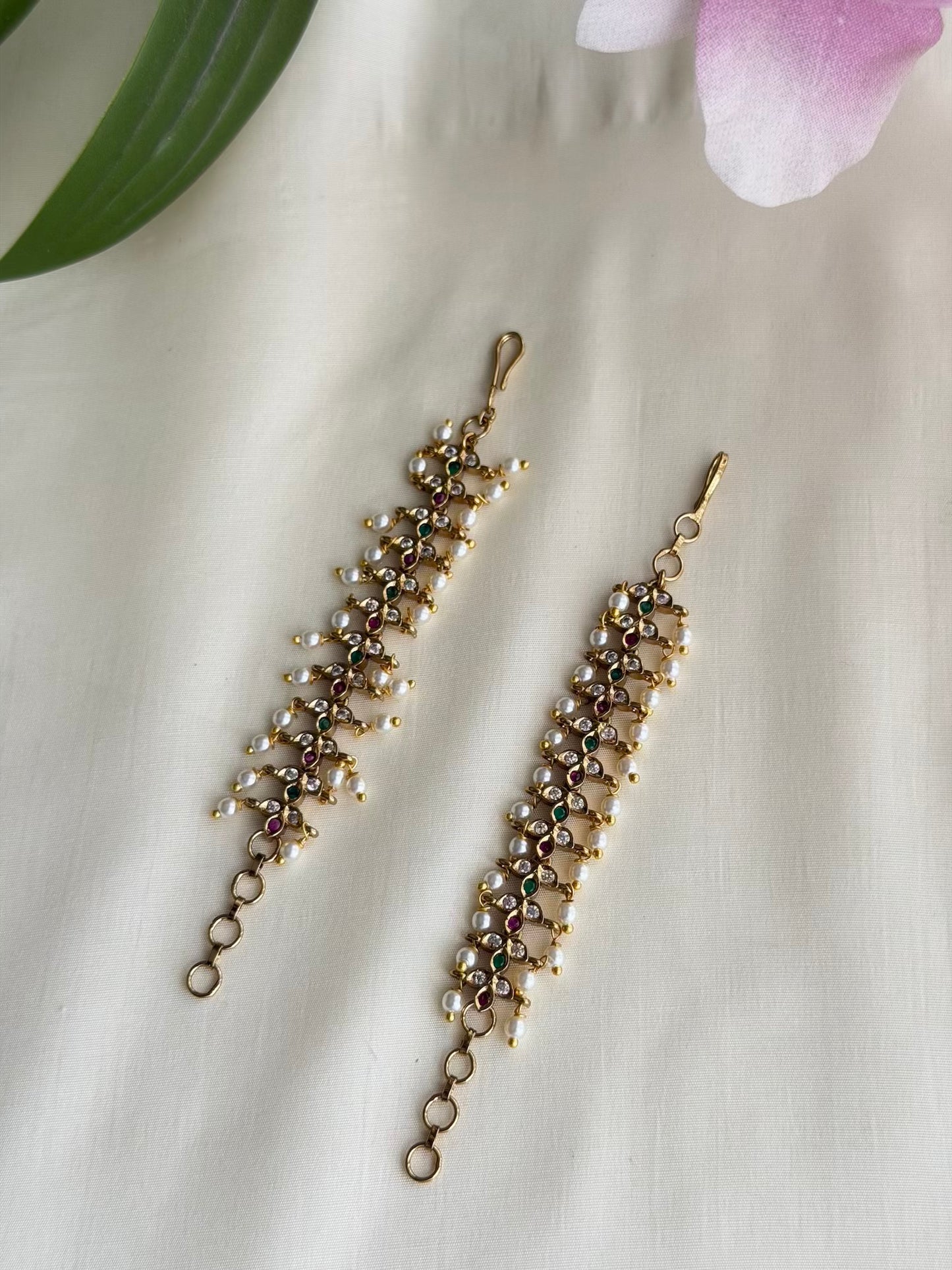 Shimmering Crescent Pearl Mattal