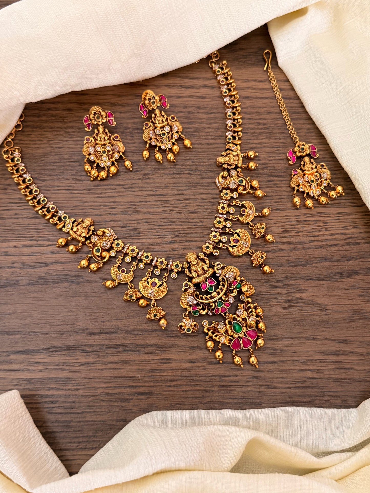 Royal Lakshmi Temple Jewelry Set | Handcrafted Antique Gold Necklace, Jhumkas, and Maang Tikka with Jadau Kundan