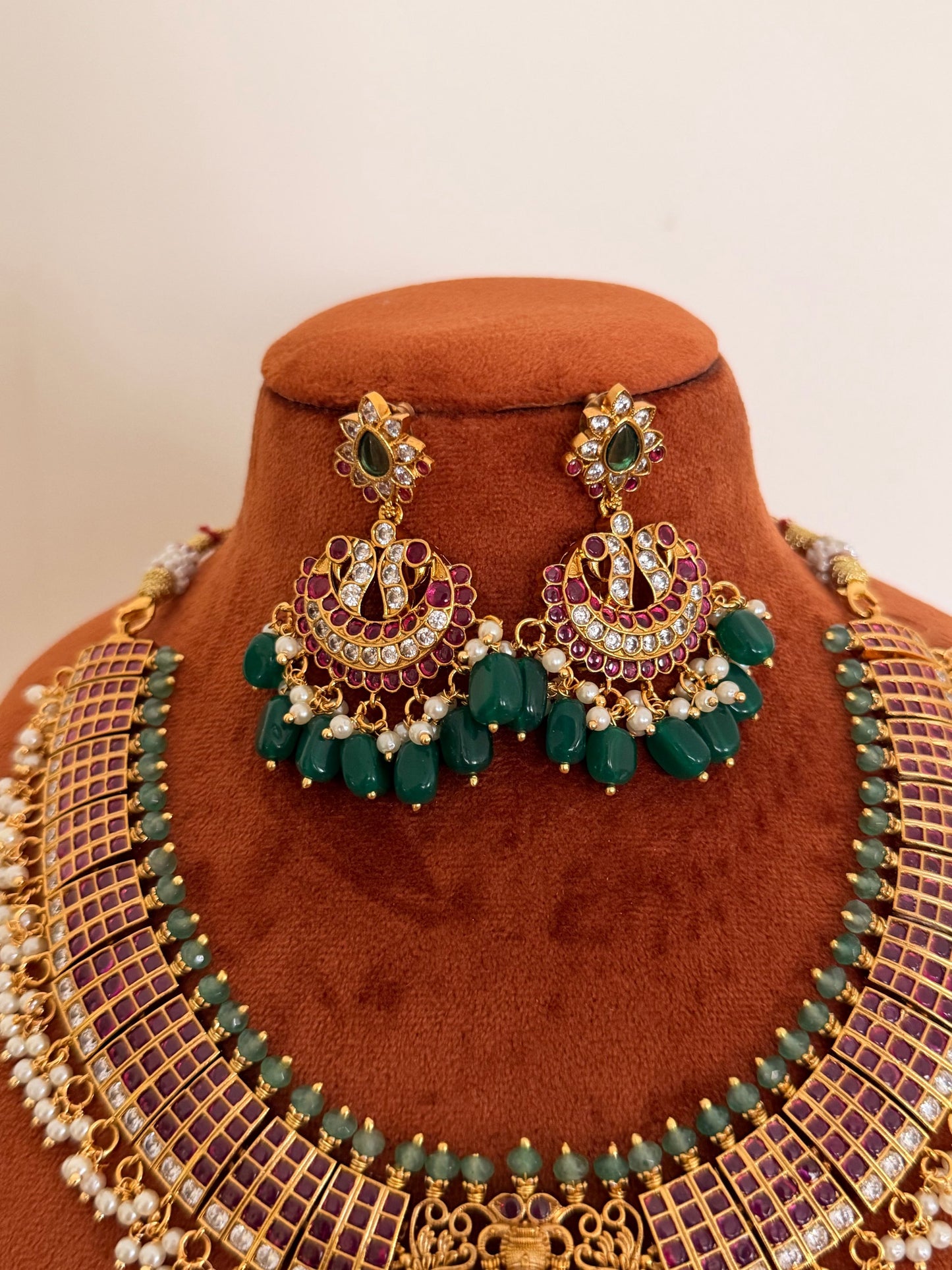 Grand Temple Style Detachable Pendant Necklace Set