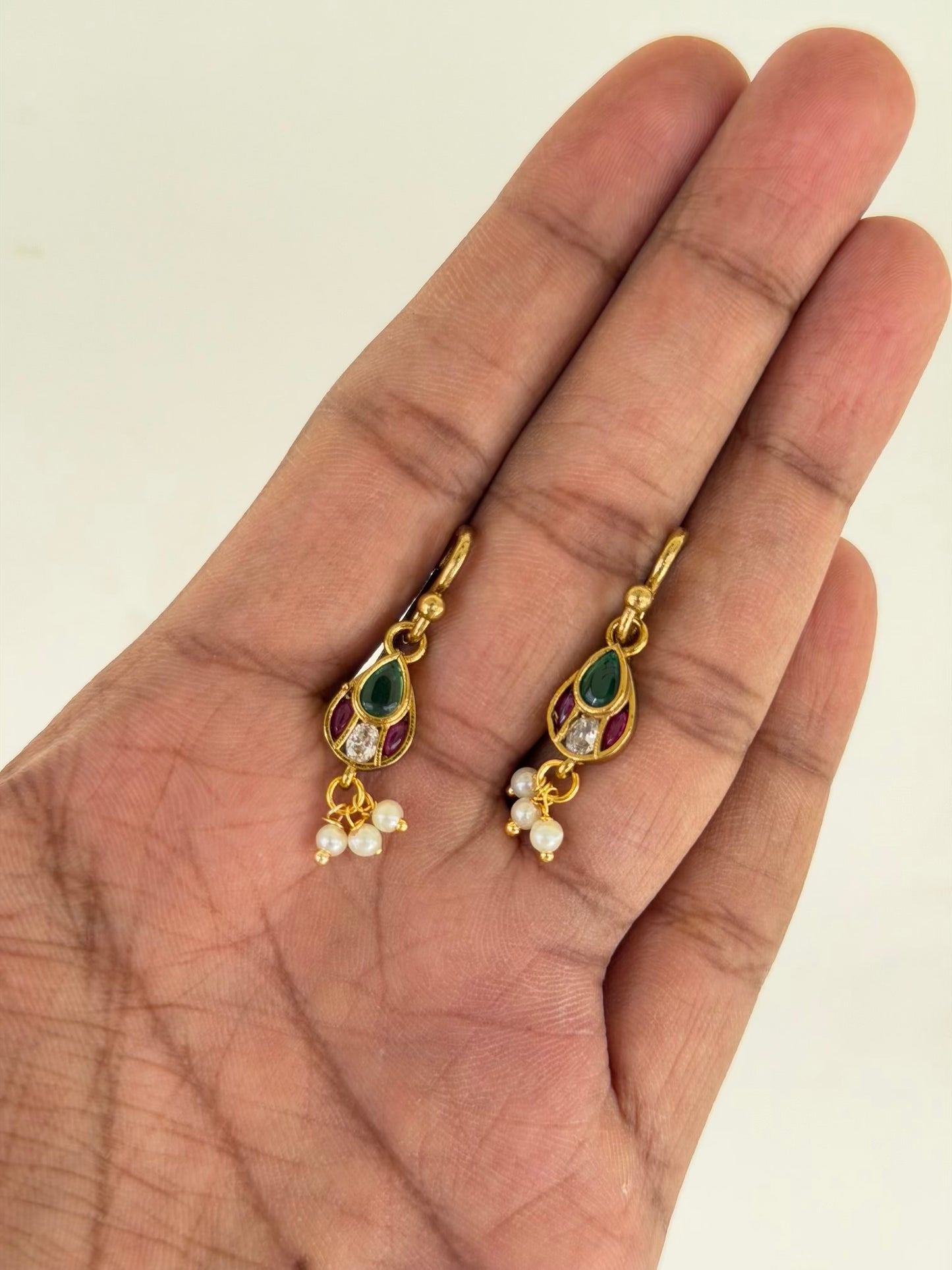 Simple Kemp Bugadi Earrings