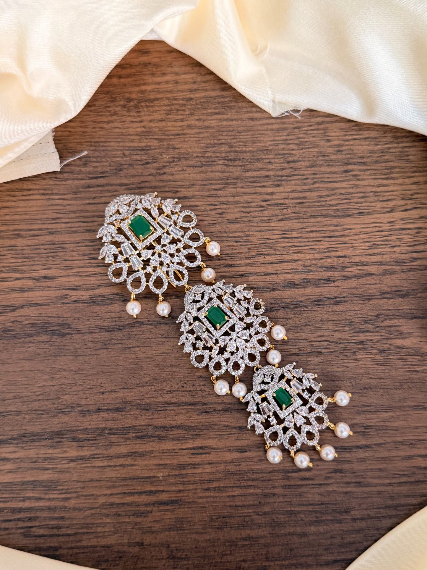 Emerald Green Stone Short Jada with Pearl Drops – Bridal Hair Jewellery