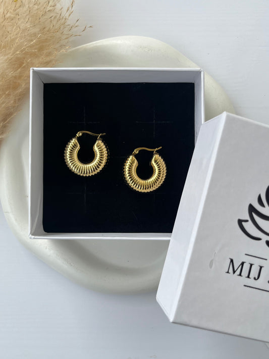 Anya Hoops