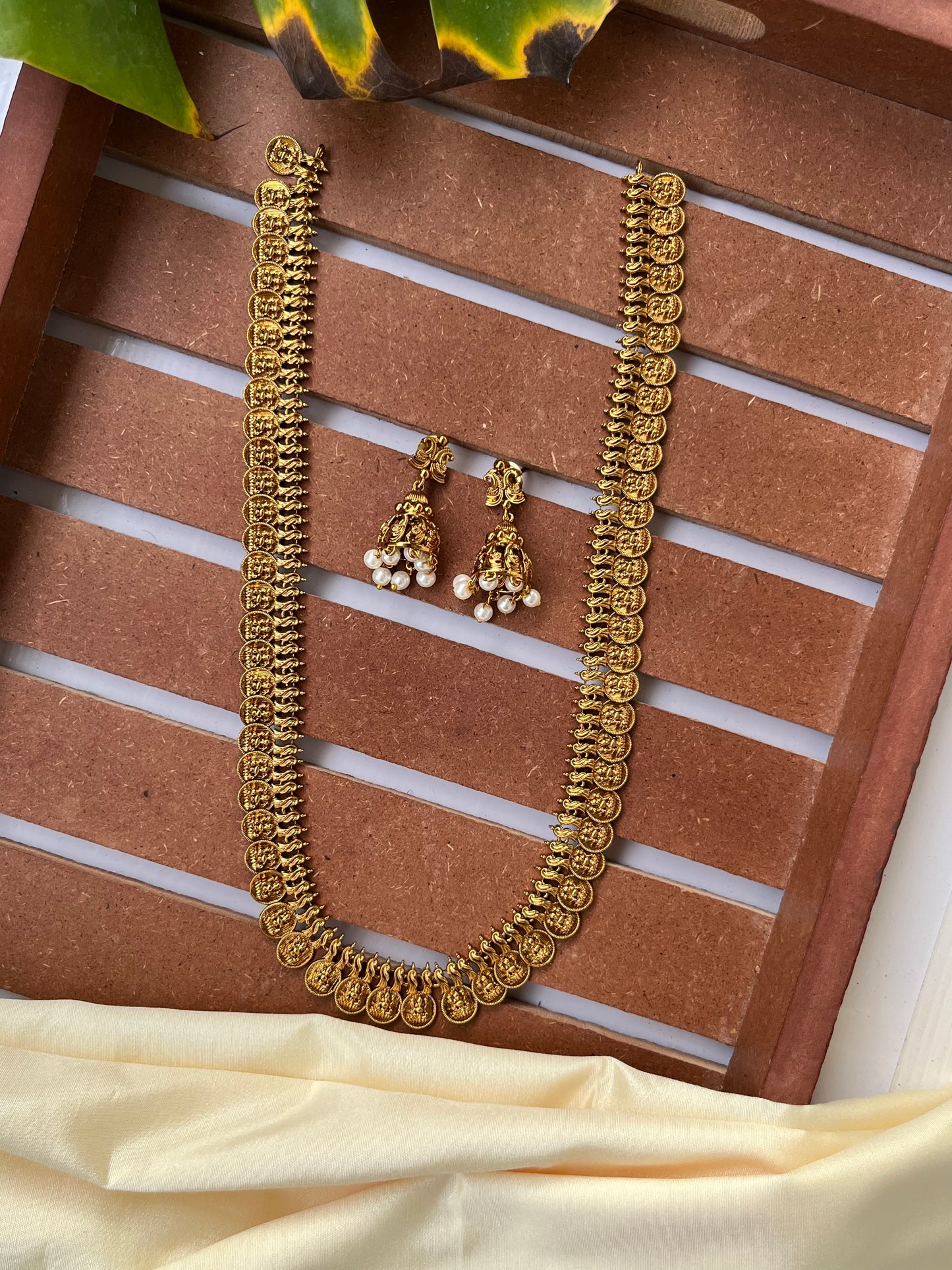 Lakshmi Devi Kasu Necklace Set