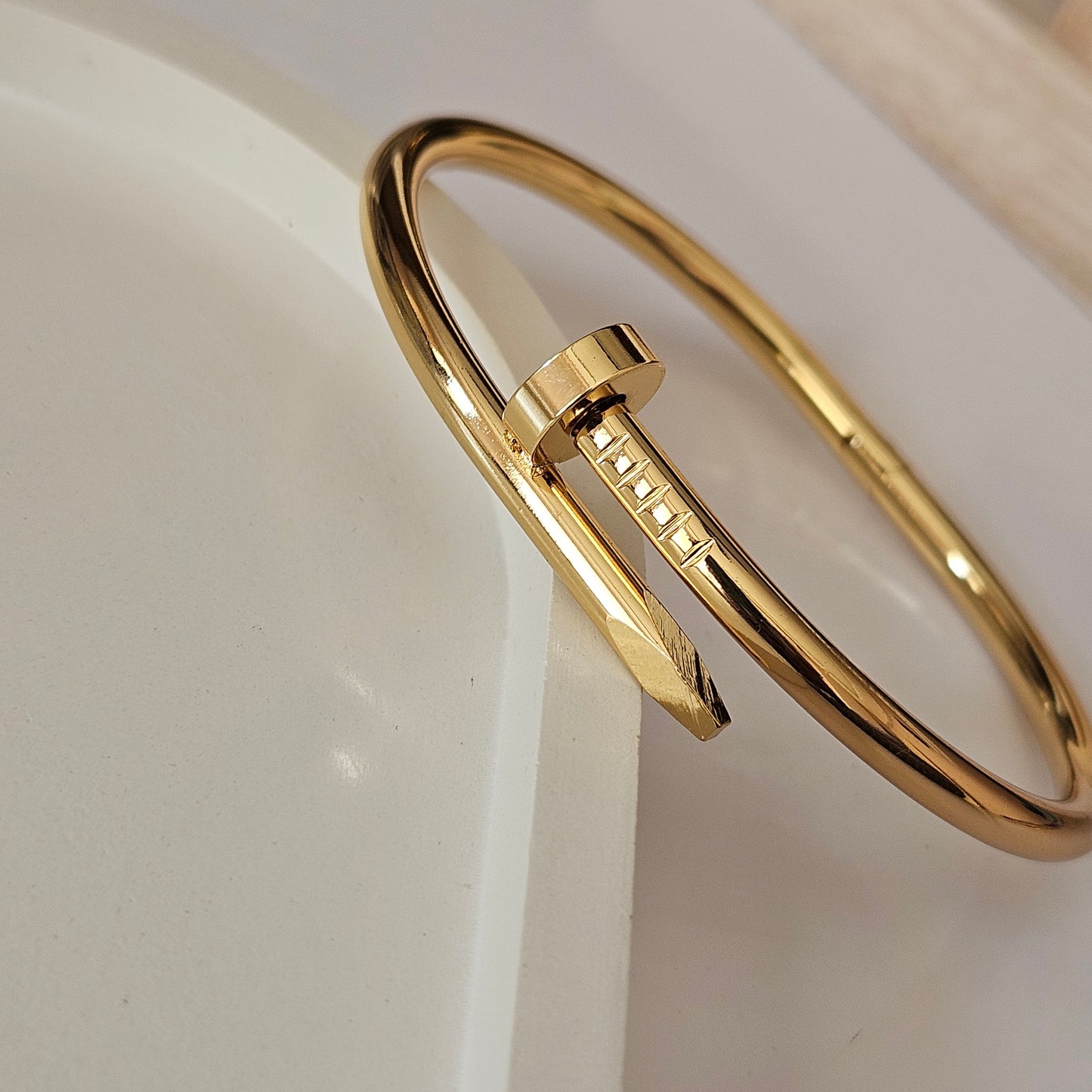 Nail Band
