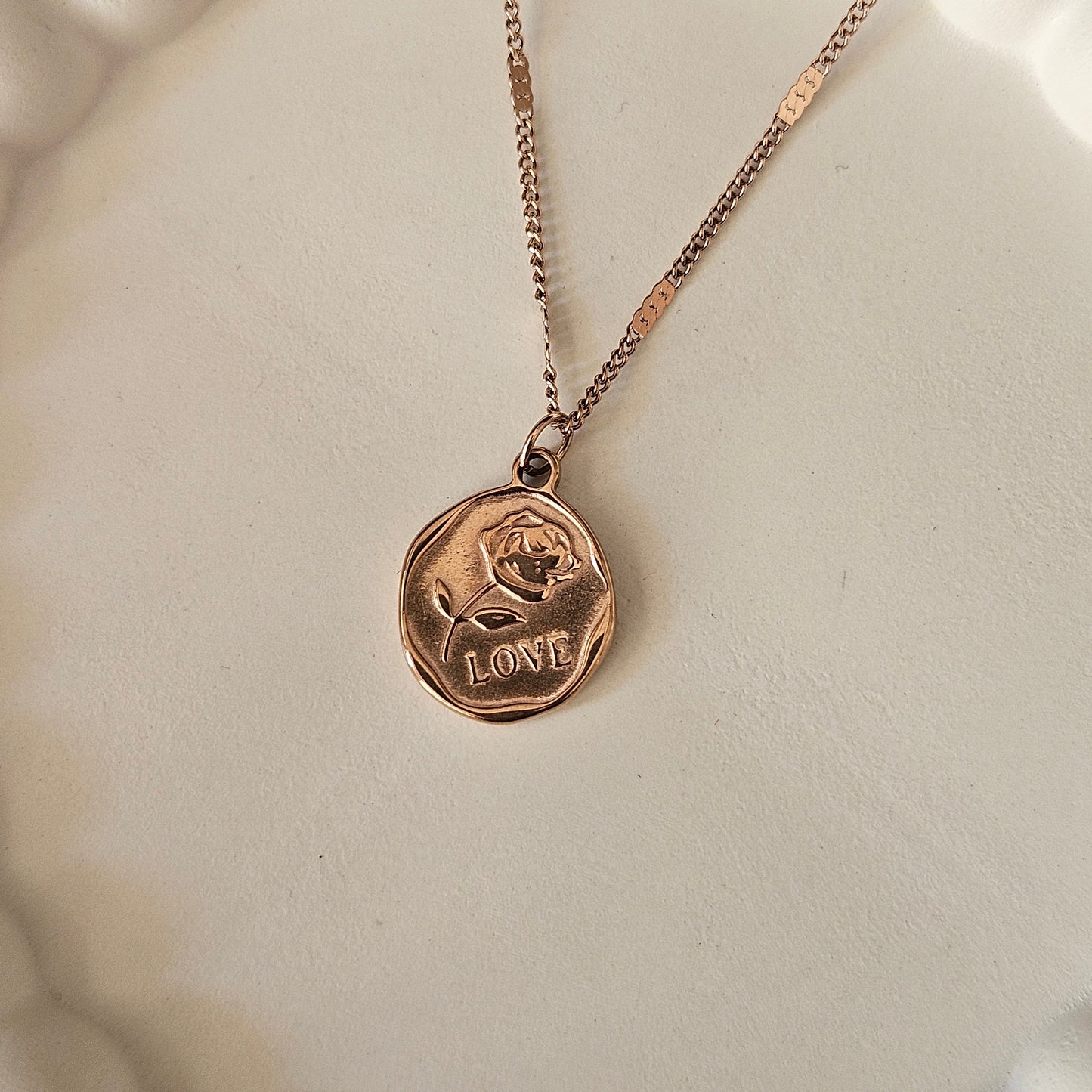 Evie Necklace