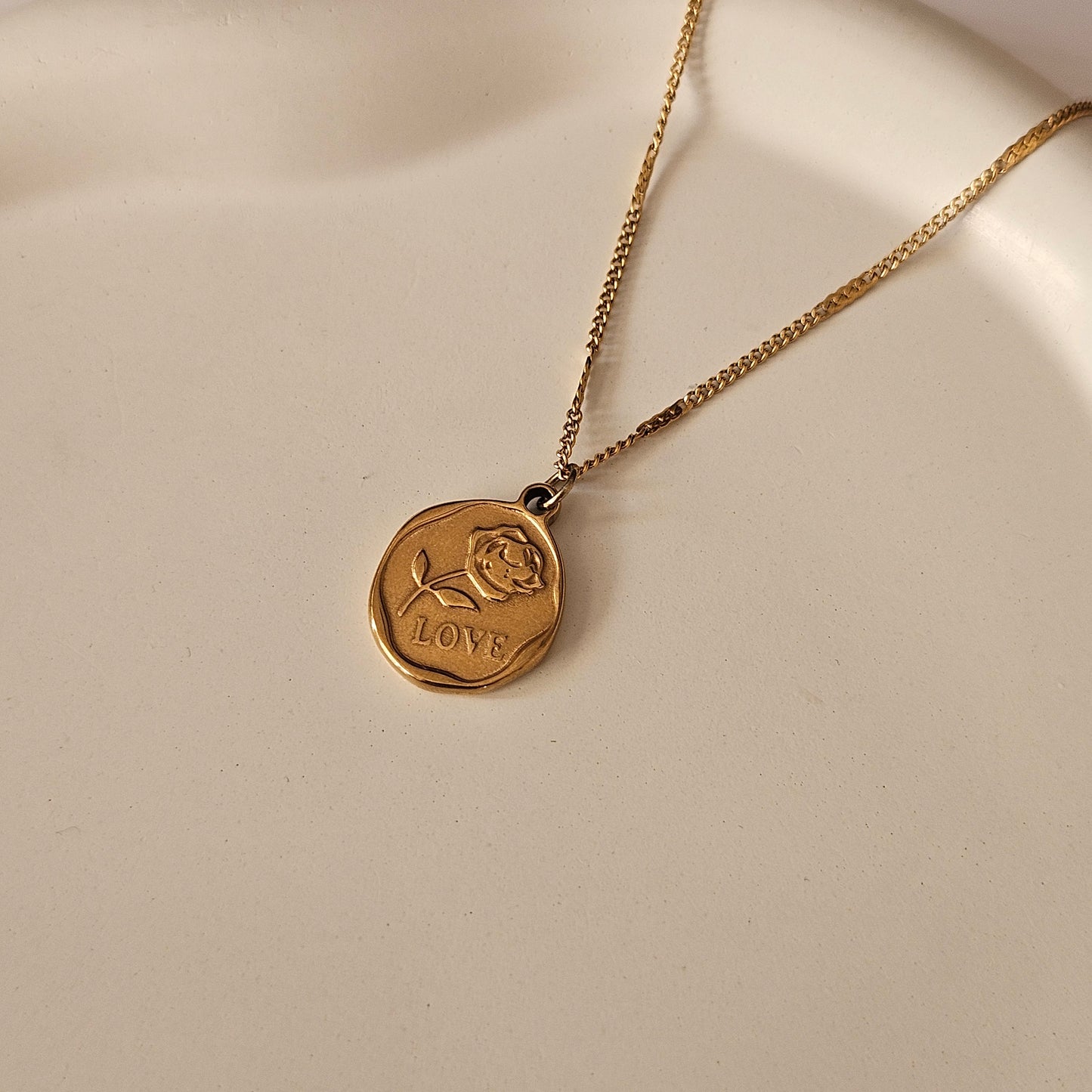 Evie Necklace