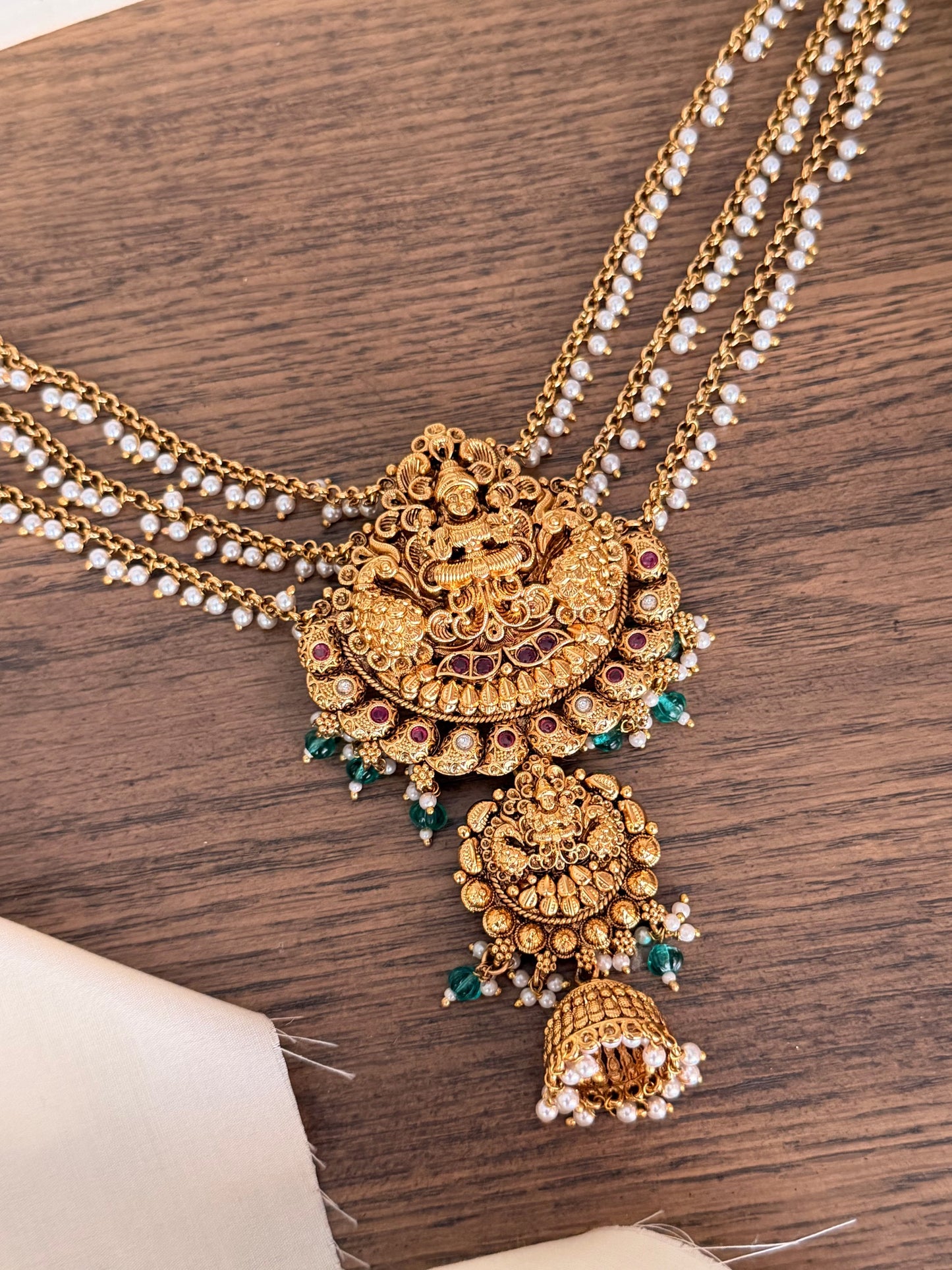 Temple Style Pearl Chain Hair Accessory