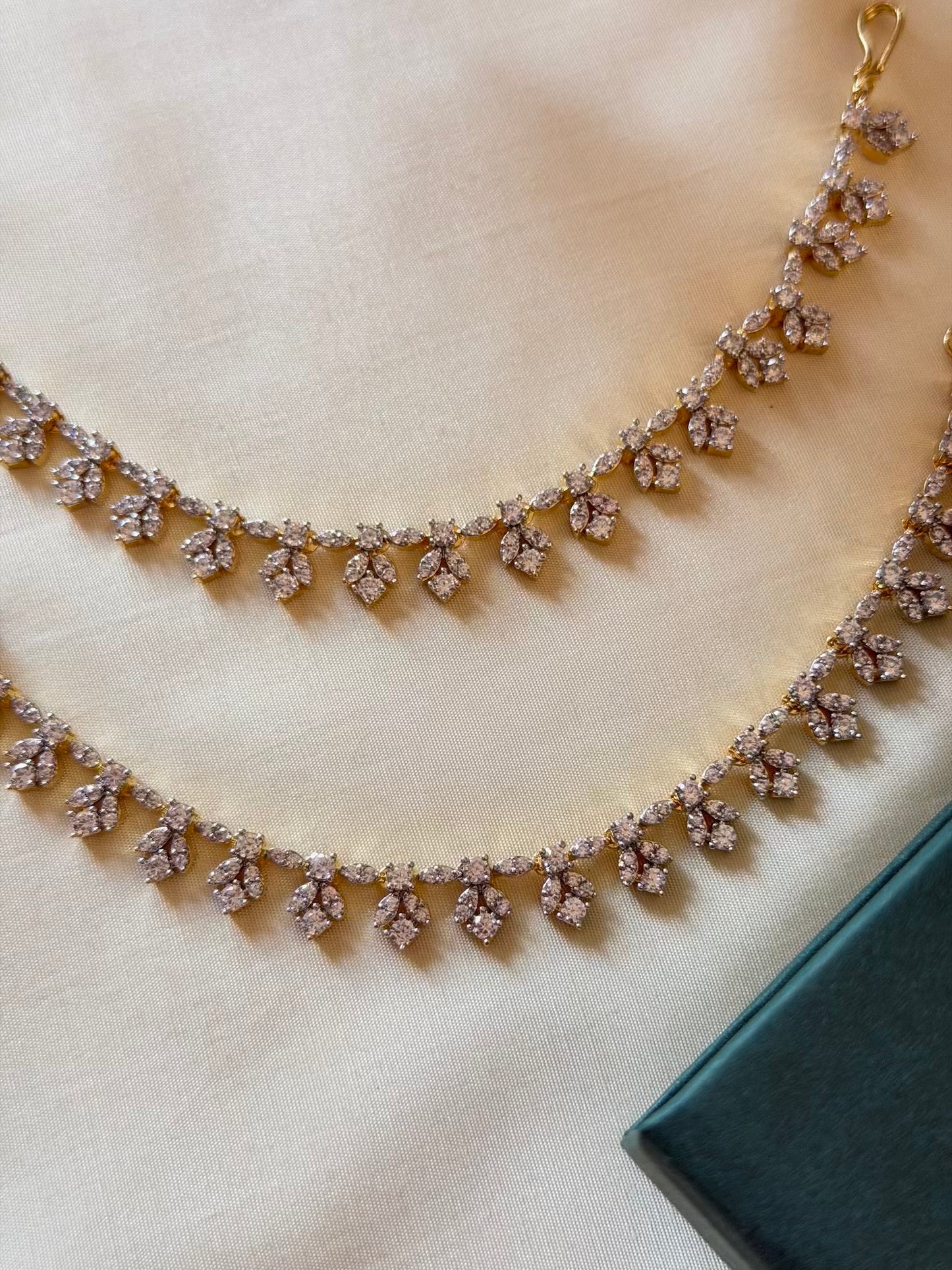Leaf AD ear chain