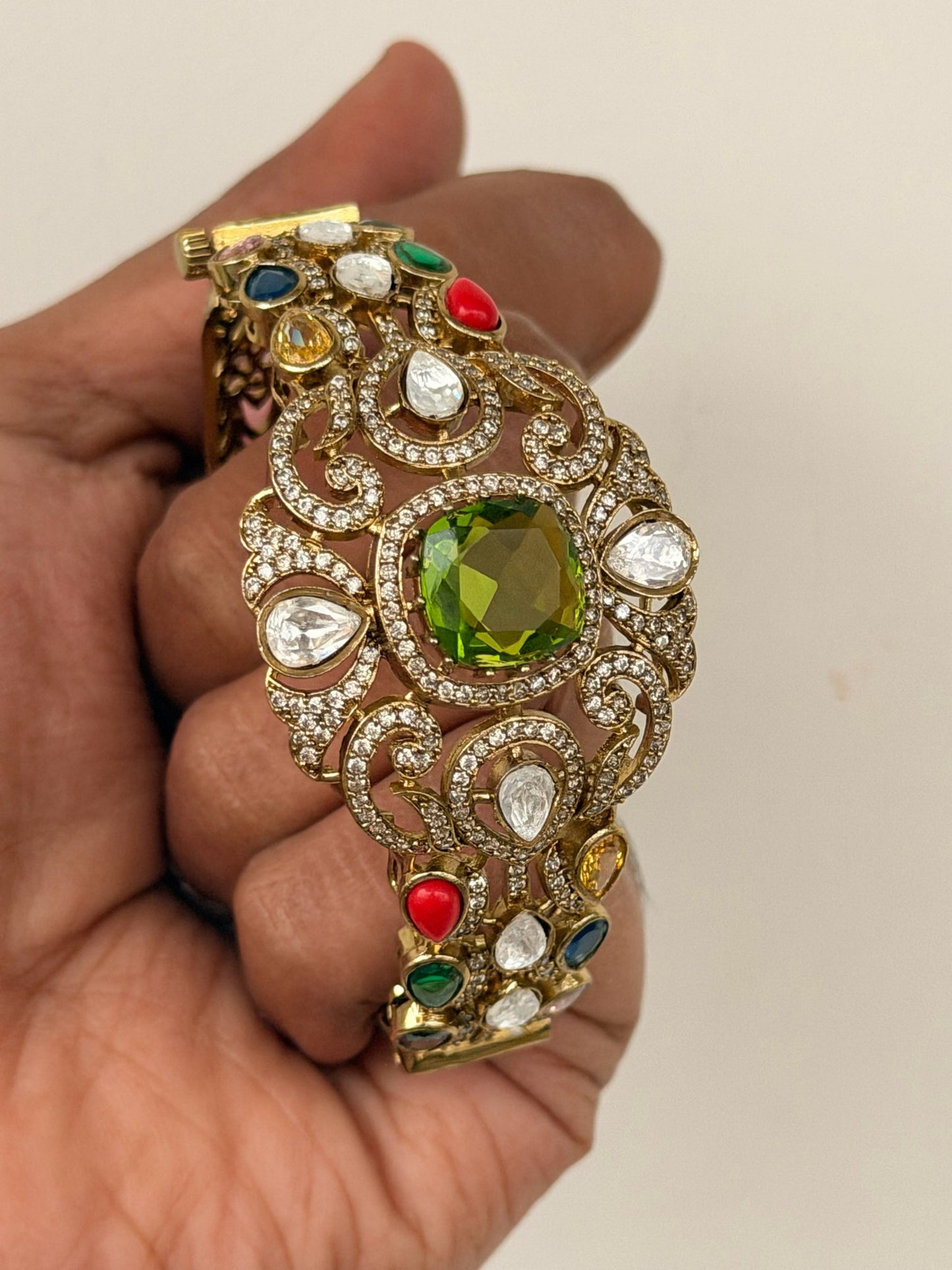 Openable Kundan Stone Kada with Green Centre & CZ Detailing