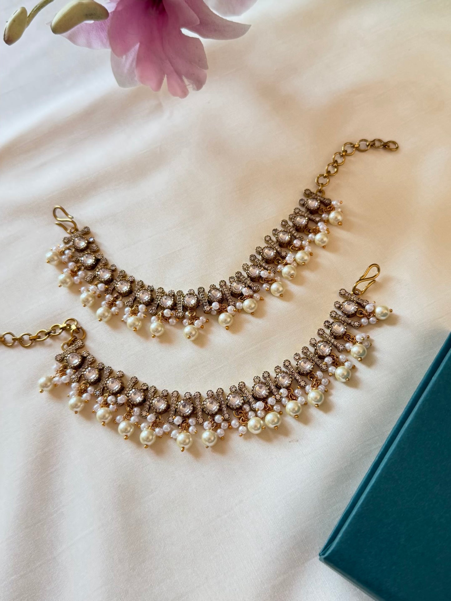 Victorian Kundan Earchain