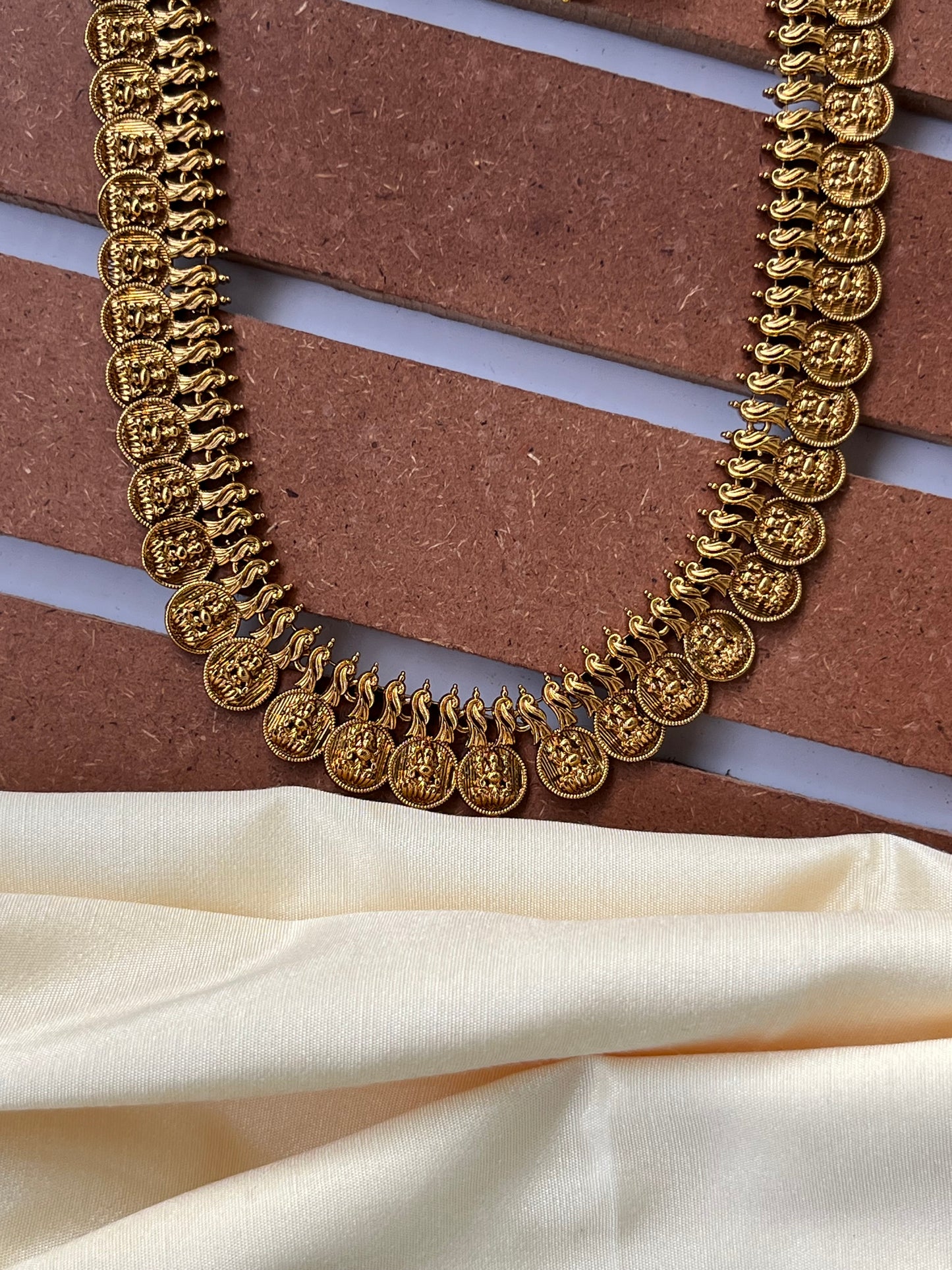 Lakshmi Devi Kasu Necklace Set