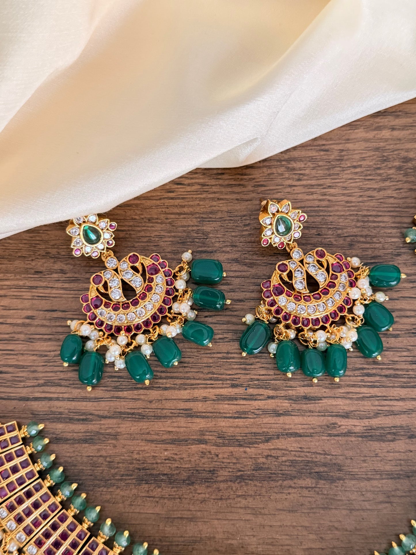 Grand Temple Style Detachable Pendant Necklace Set