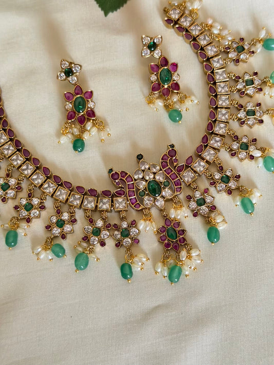 Elegant kemp stone floral necklace set