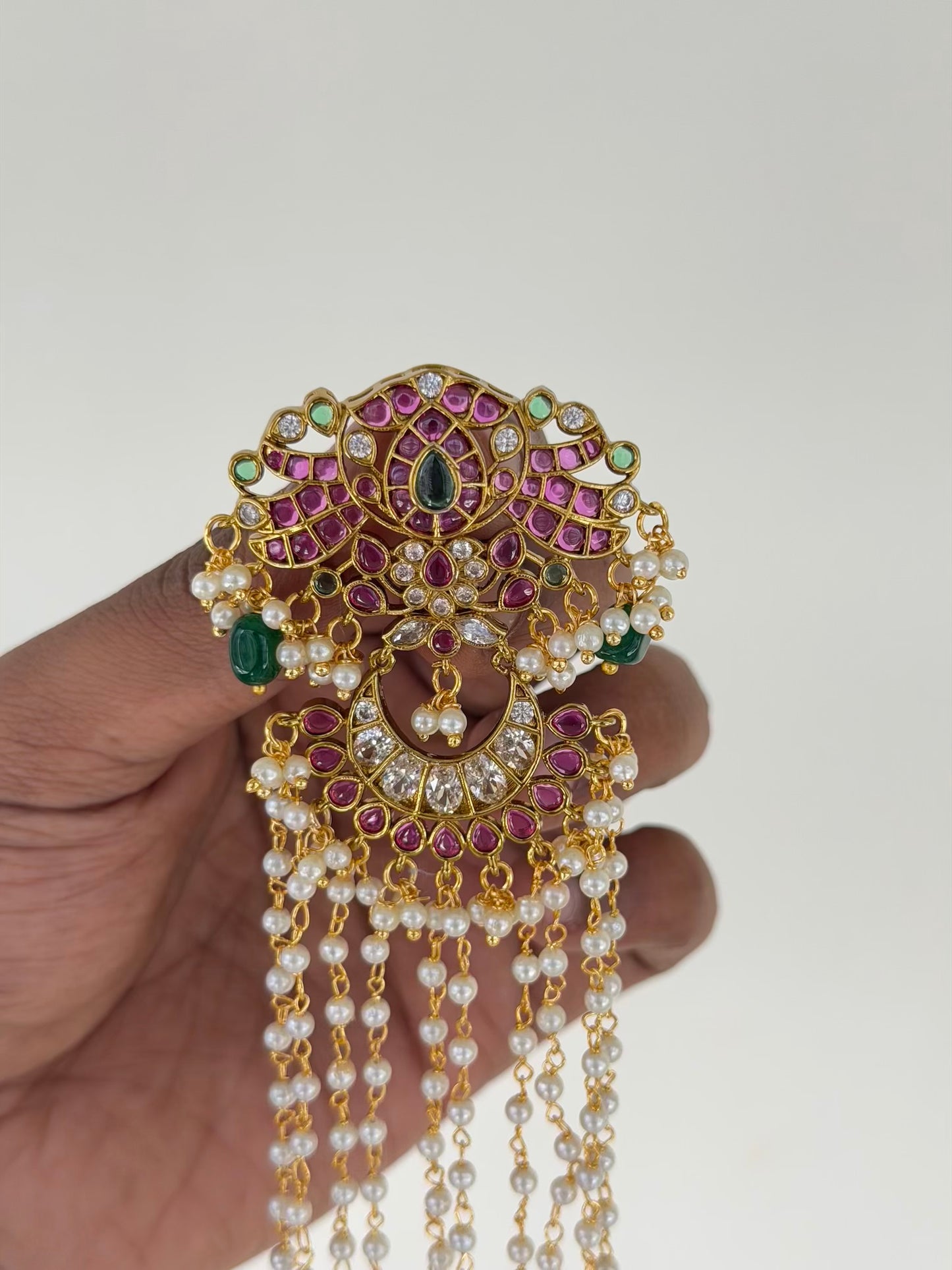 Elegant Kemp Pearl Chain Jada