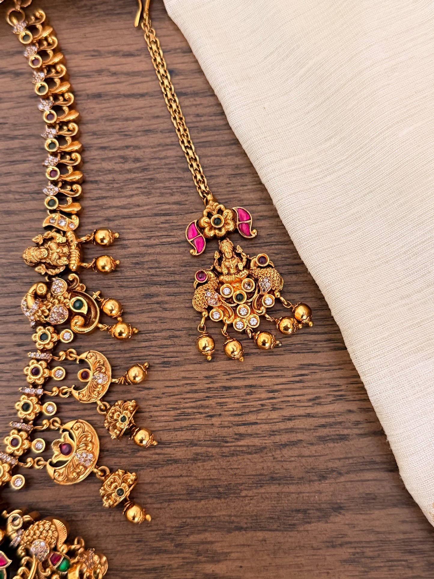 Royal Lakshmi Temple Jewelry Set | Handcrafted Antique Gold Necklace, Jhumkas, and Maang Tikka with Jadau Kundan