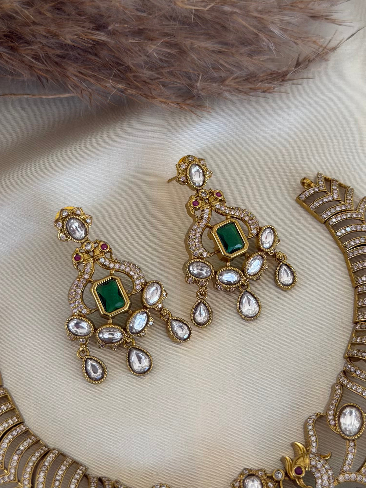 Emerald Peacock Feather Collar Necklace Set with Earrings