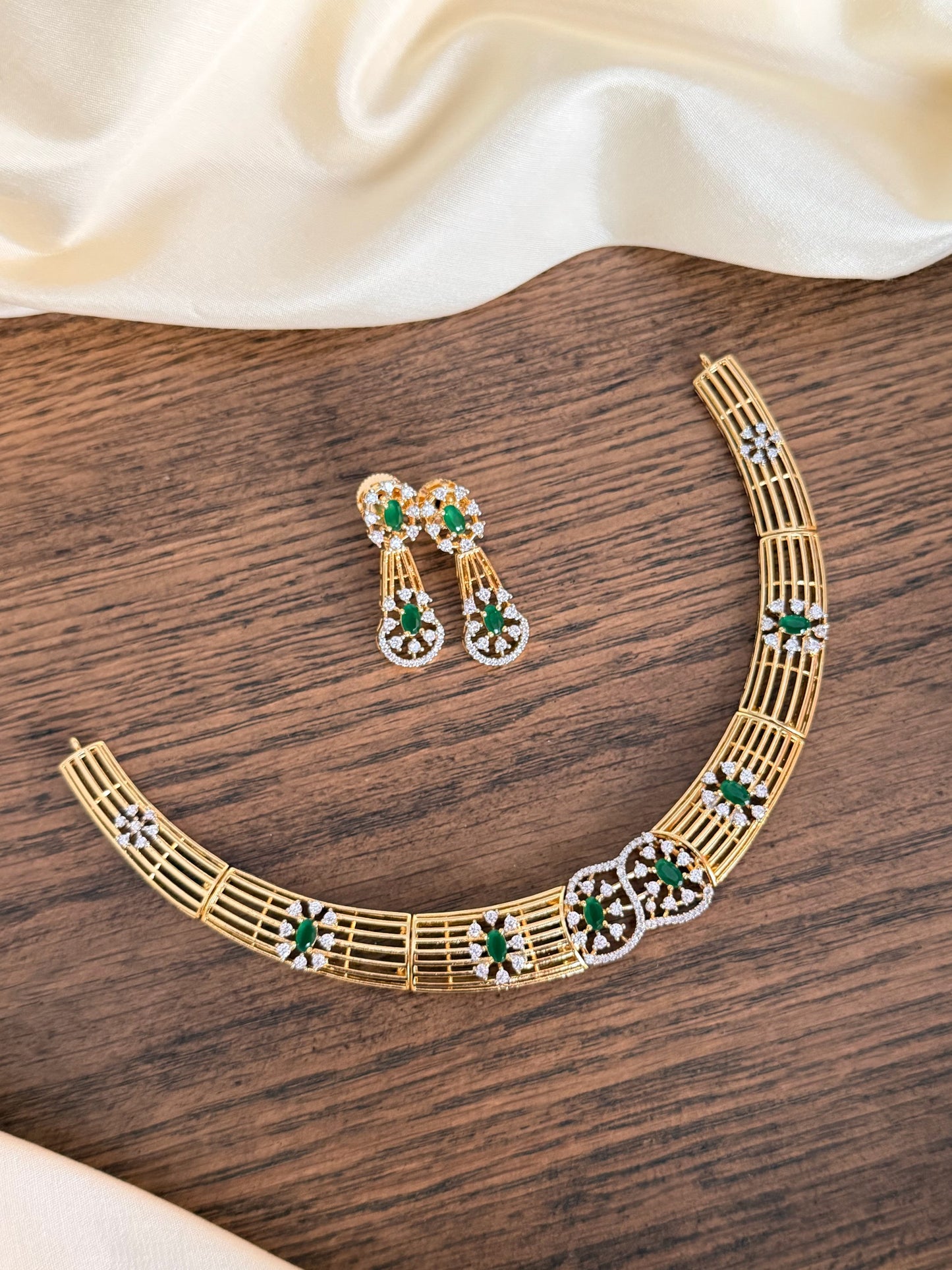 Real Diamond Look Designer Kanti Necklace Set