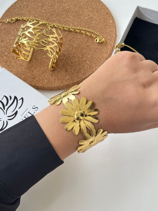 Daisy Bracelet Cuff