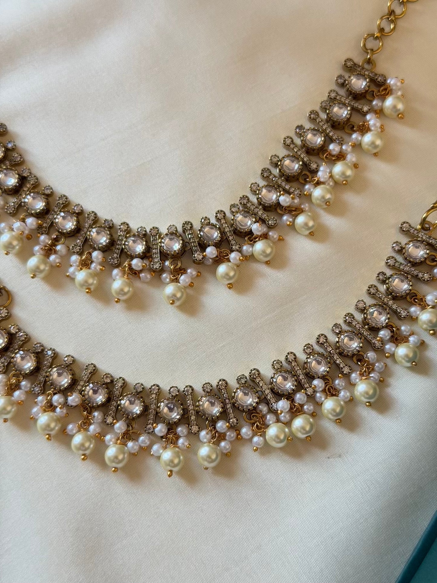 Victorian Kundan Earchain